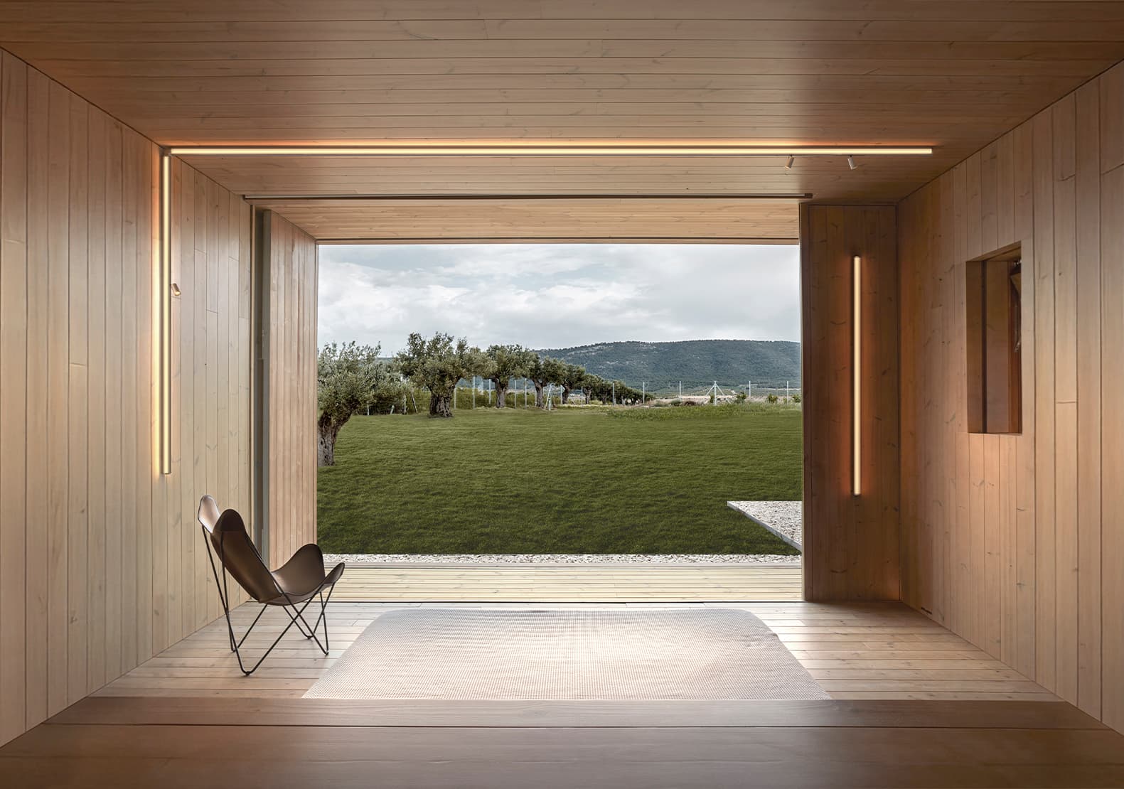 Flos Professional The Glowing Track Surface + Wall PSU Flos