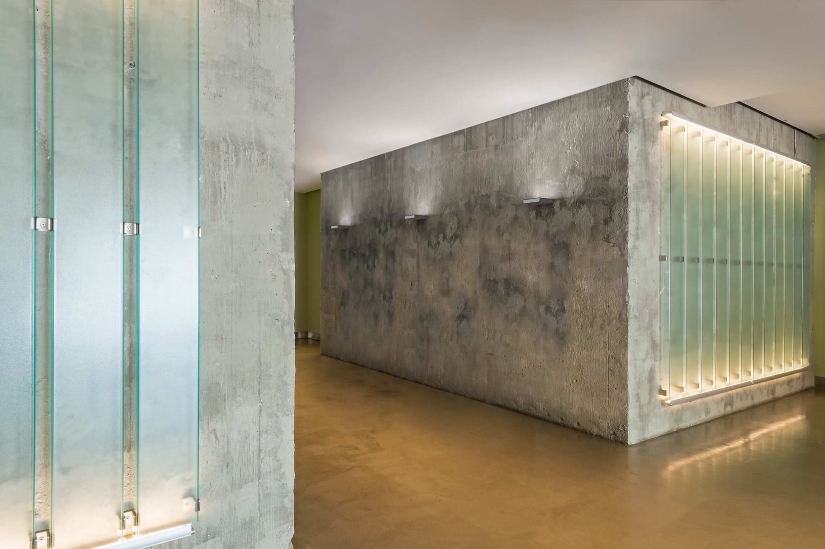 Flos Professional Fort Knox Wall Flos