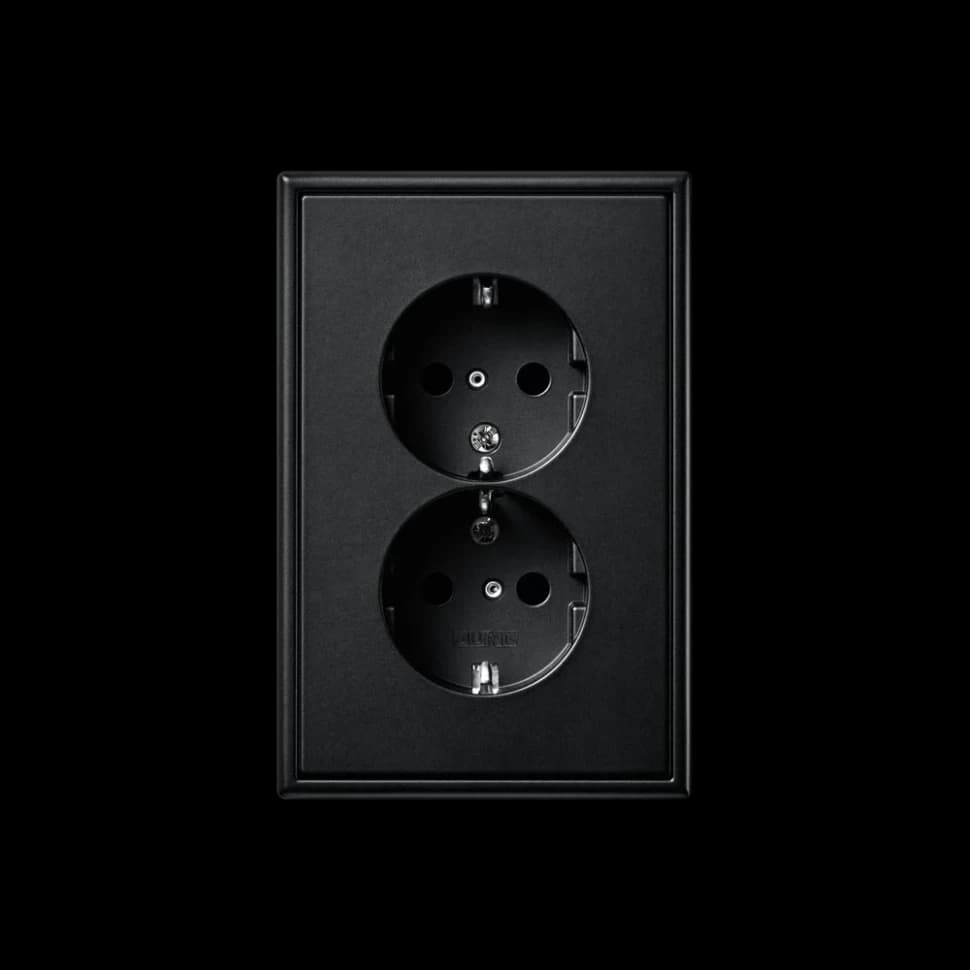 Jung Двойная розетка с затвором, LS5015KISWM LS5015KISWM JUNG