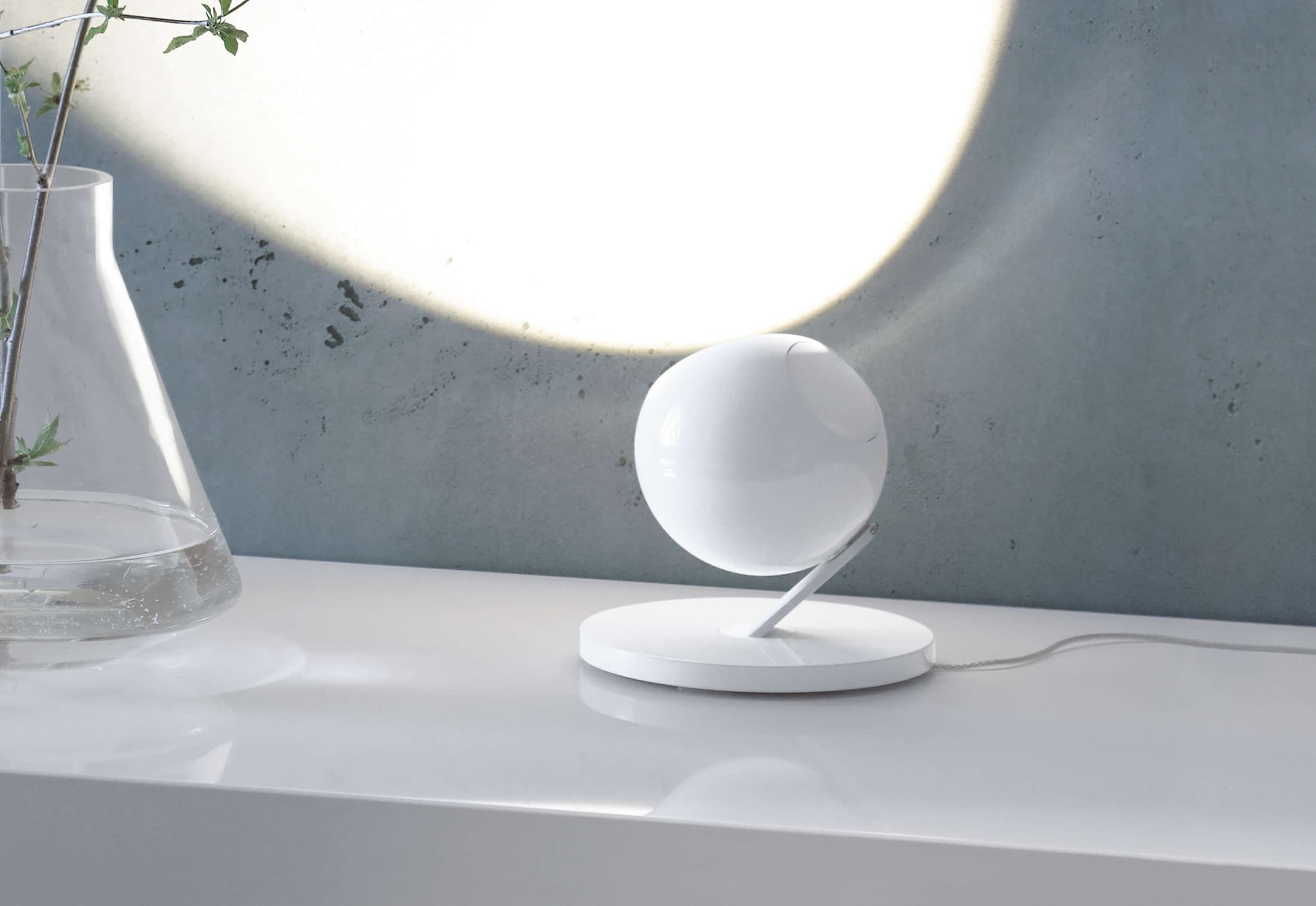 Настольный светильник Occhio io basso Occhio