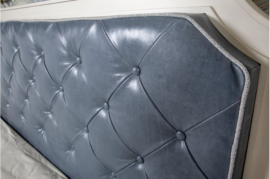 Двуспальная кровать Theodore Alexander Fairbanks Bed