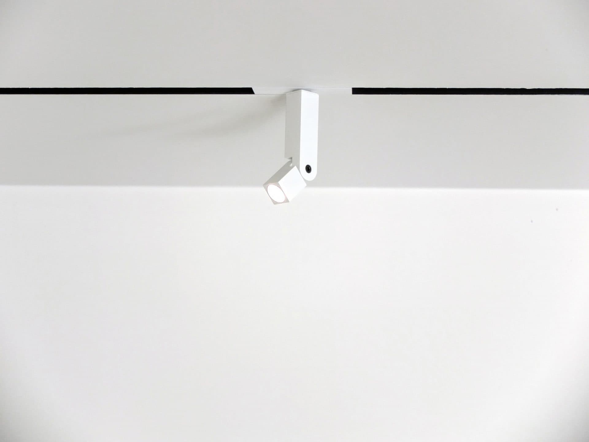 Трековый светильник Eden Design °dot Eden Design