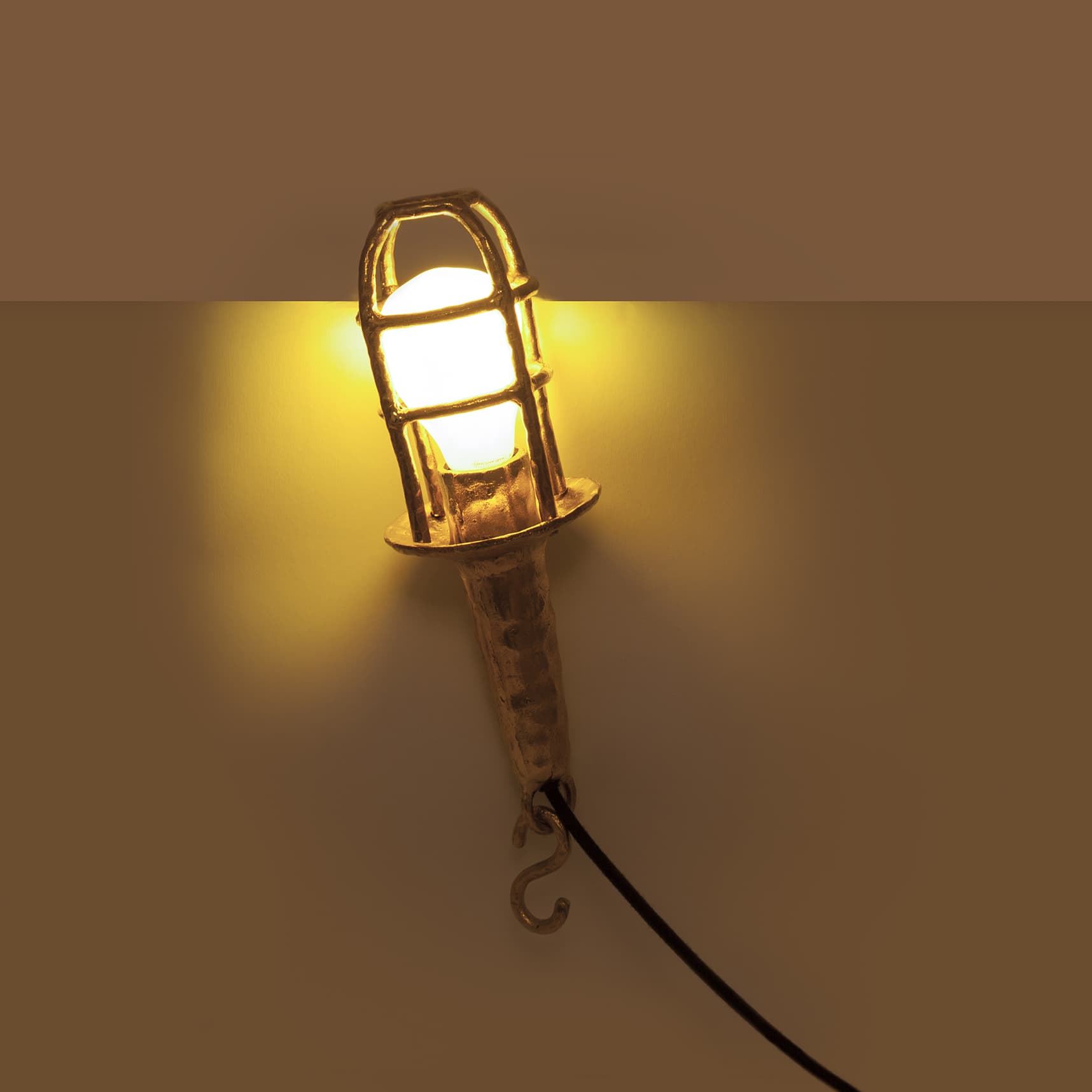 Переносной светильник Seletti Fingers Industrial Lamp Seletti