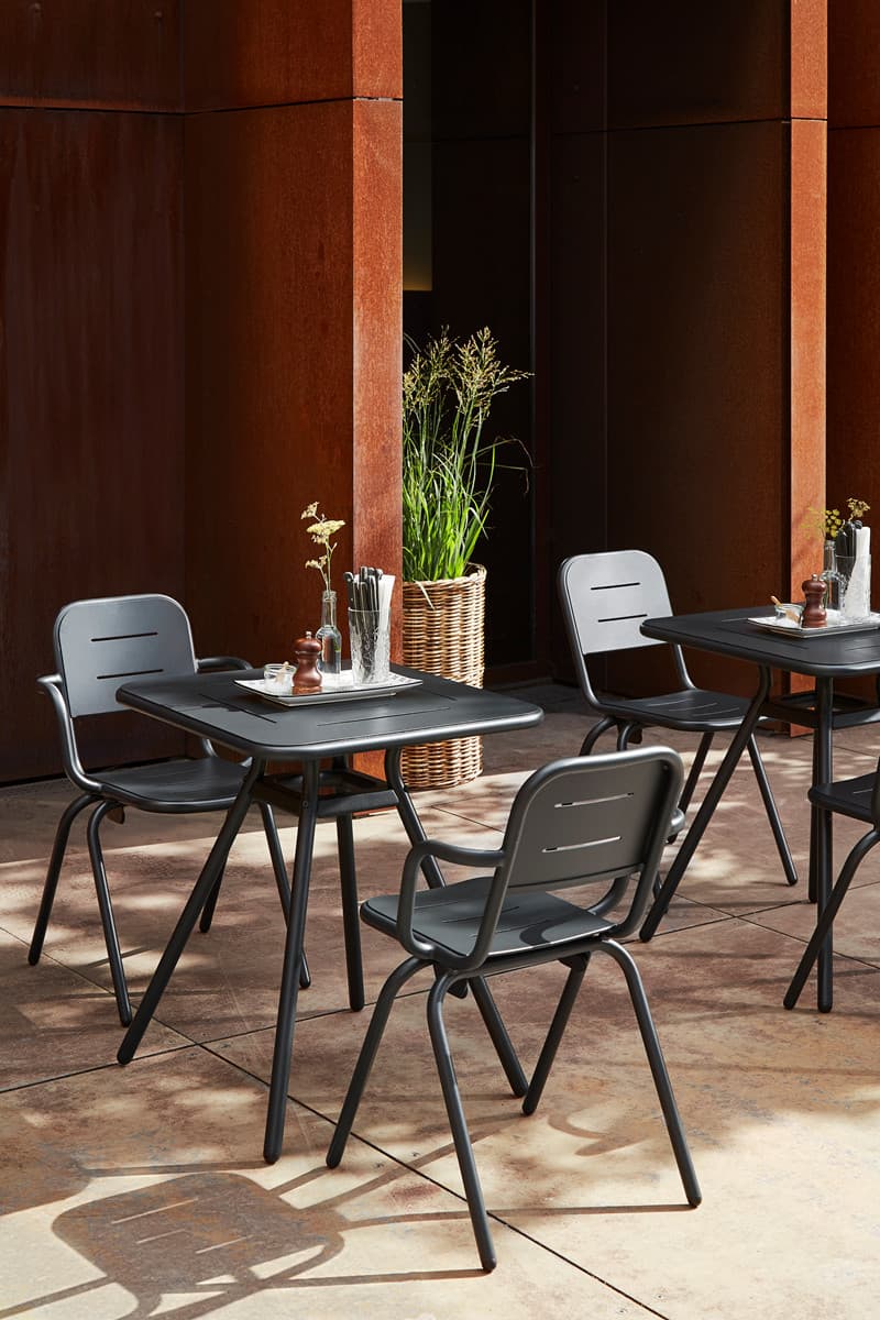 Столик WOUD RAY square café table