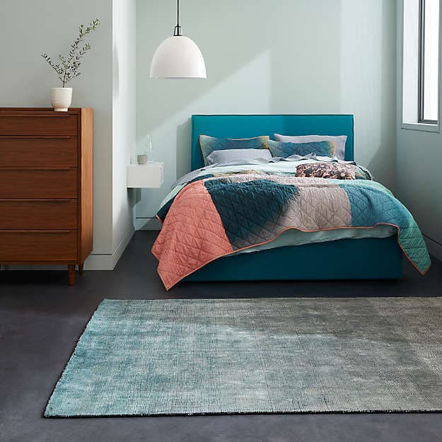 Подвесной светильник Crate and Barrel Maddox Dome Pendant Small with Socket Crate and Barrel