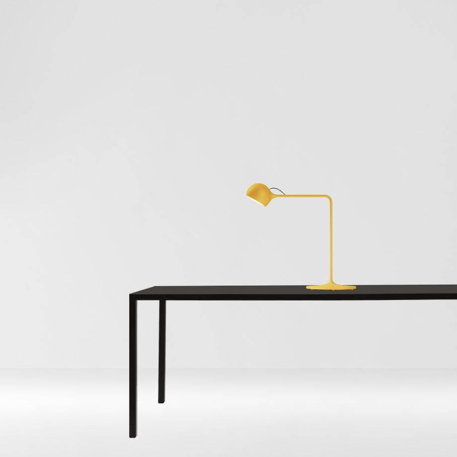 Настольный светильник Artemide Ixa
