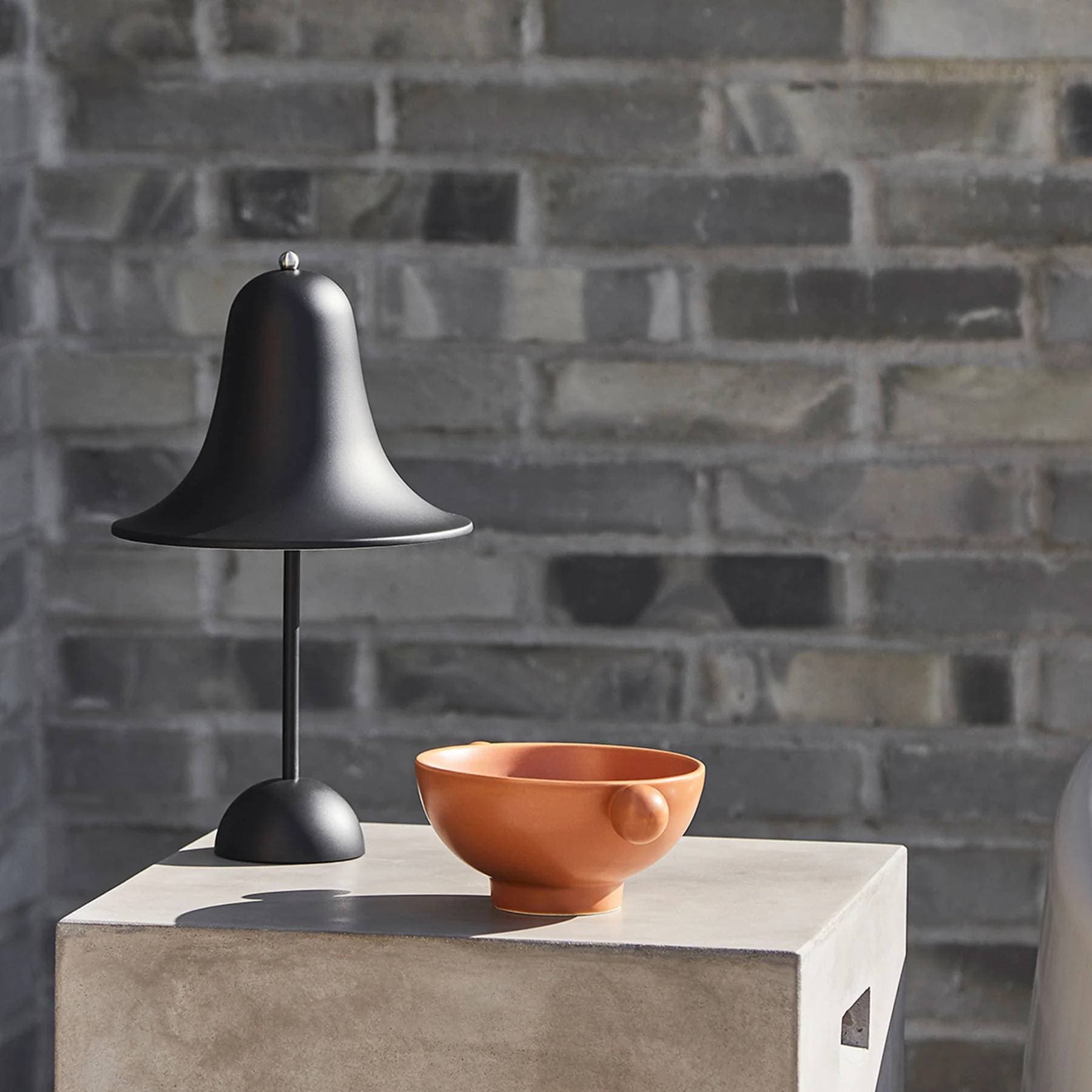 Портативный настольный светильник VERNER Pantop Portable Verpan