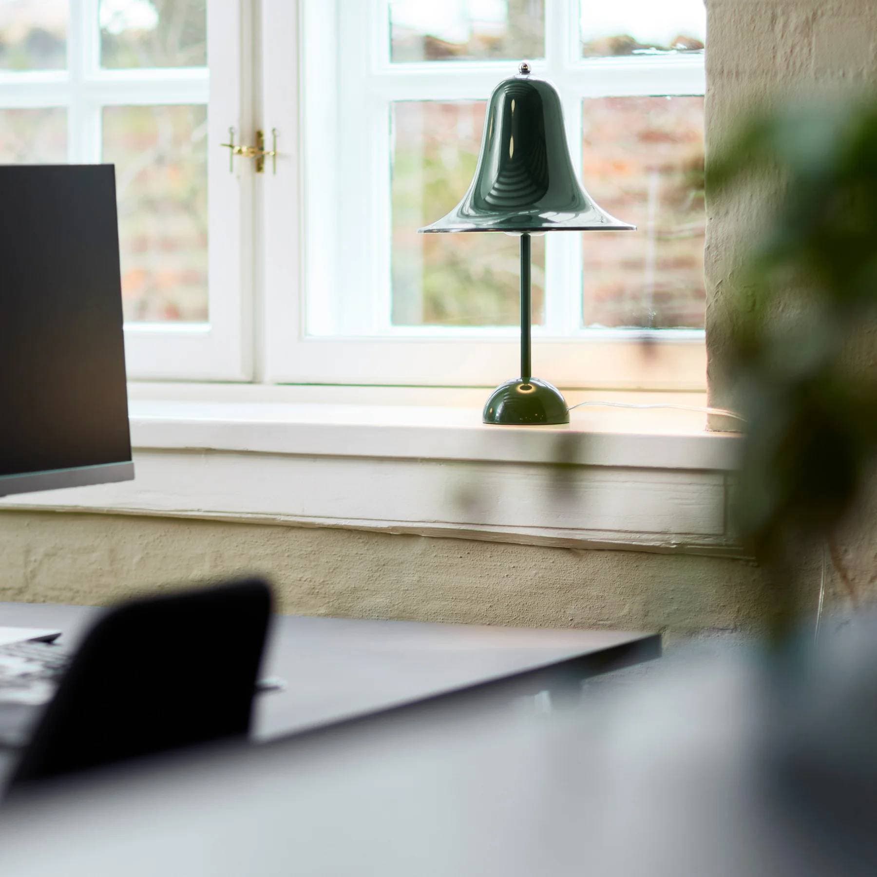 Портативный настольный светильник VERNER Pantop Portable Verpan