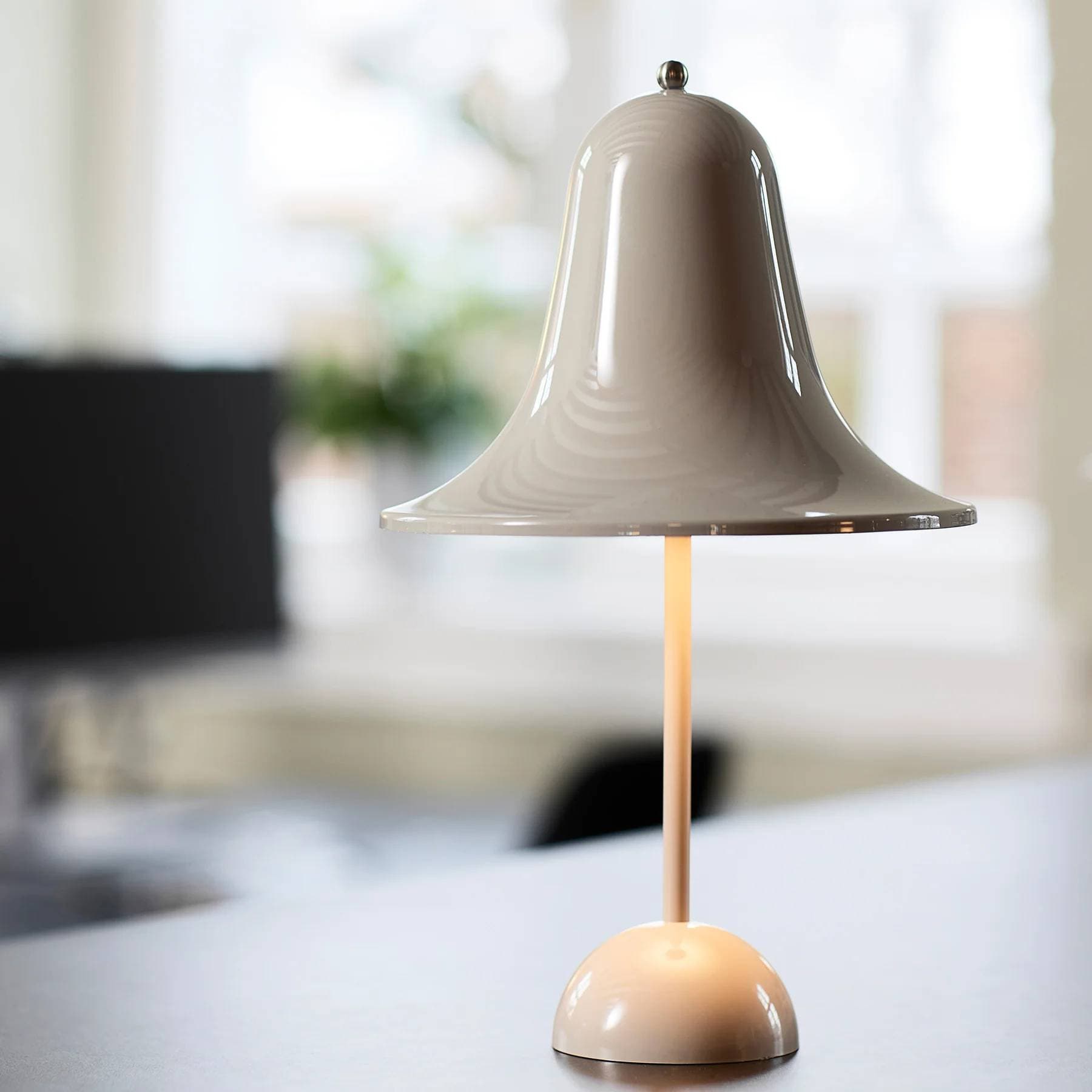 Портативный настольный светильник VERNER Pantop Portable Verpan