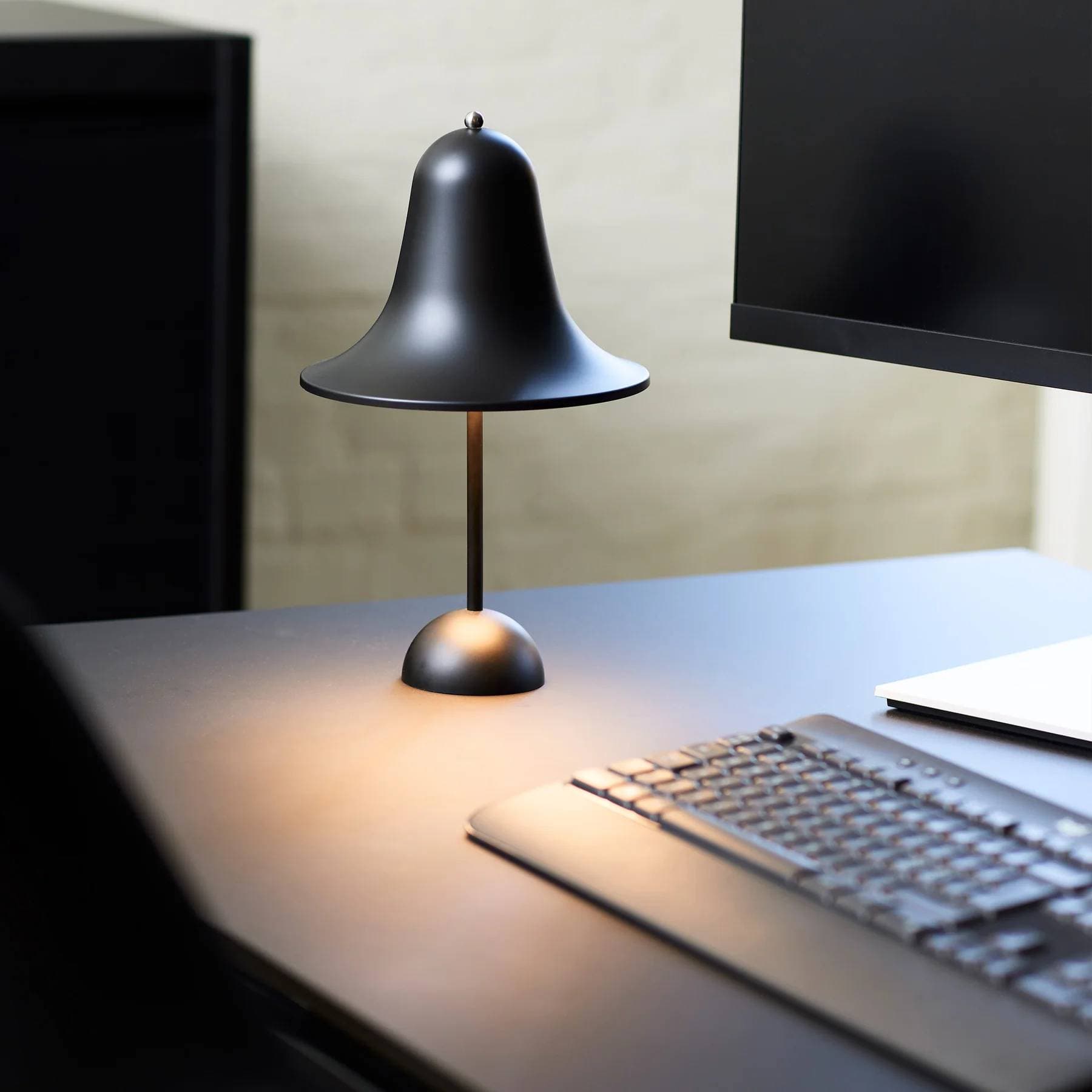 Портативный настольный светильник VERNER Pantop Portable Verpan