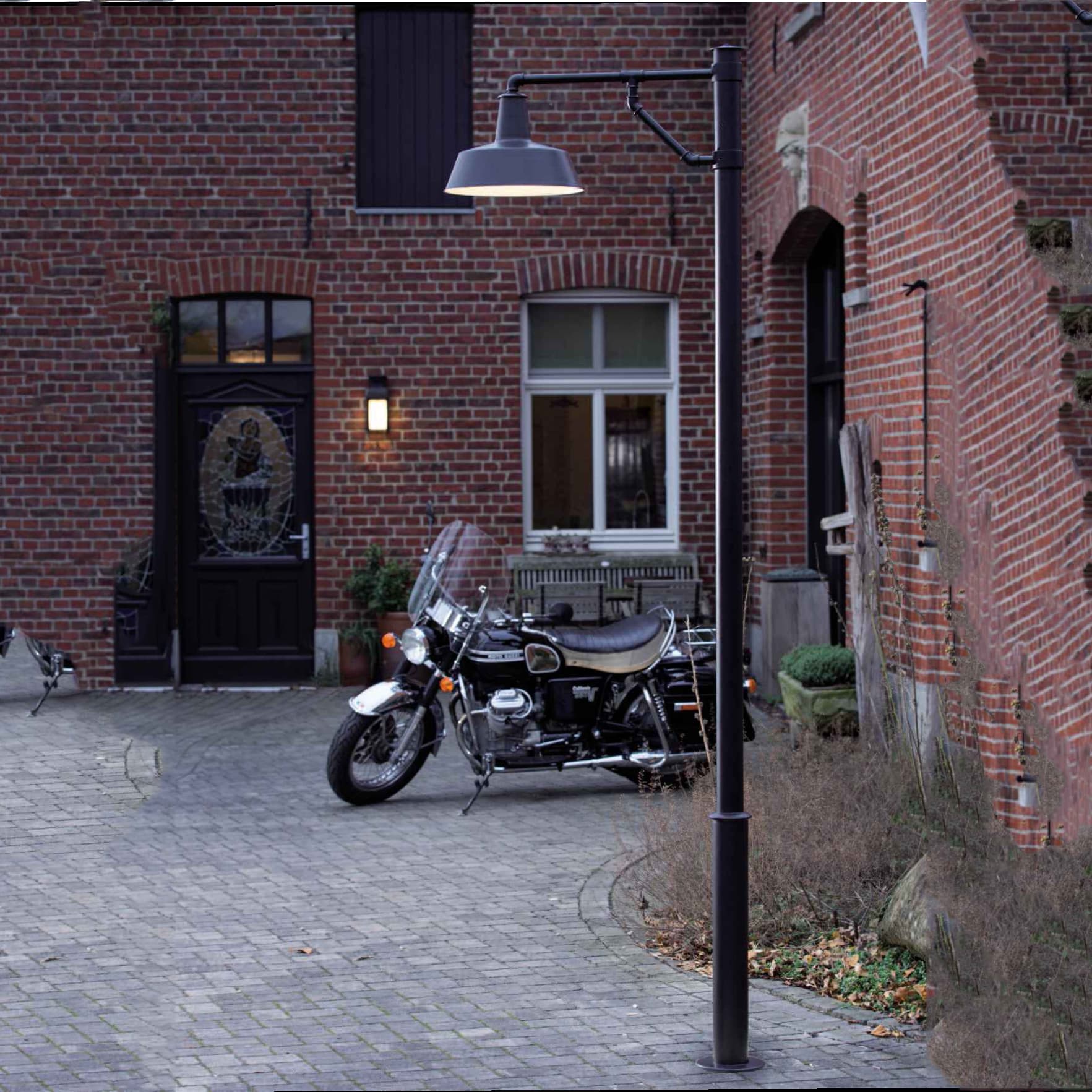 Уличный фонарь Robers AL 6778-N Robers