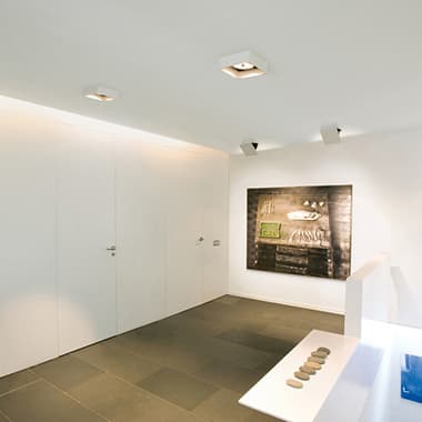 Встраиваемый в потолок светильник Vibia FLAP 8851 Vibia