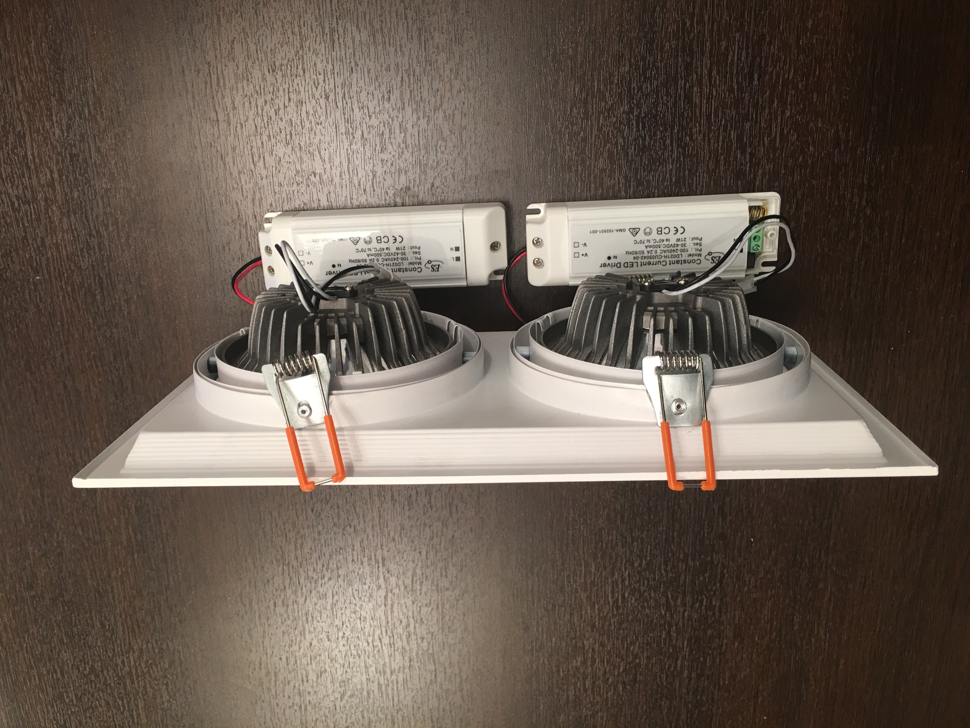 Карданный светодиодный светильник Limex SLIM Limex