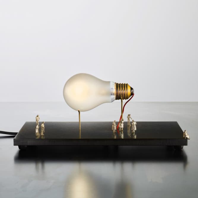Настольный светильник Ingo Maurer I Ricchi Poveri - Monument for a Bulb Ingo Maurer