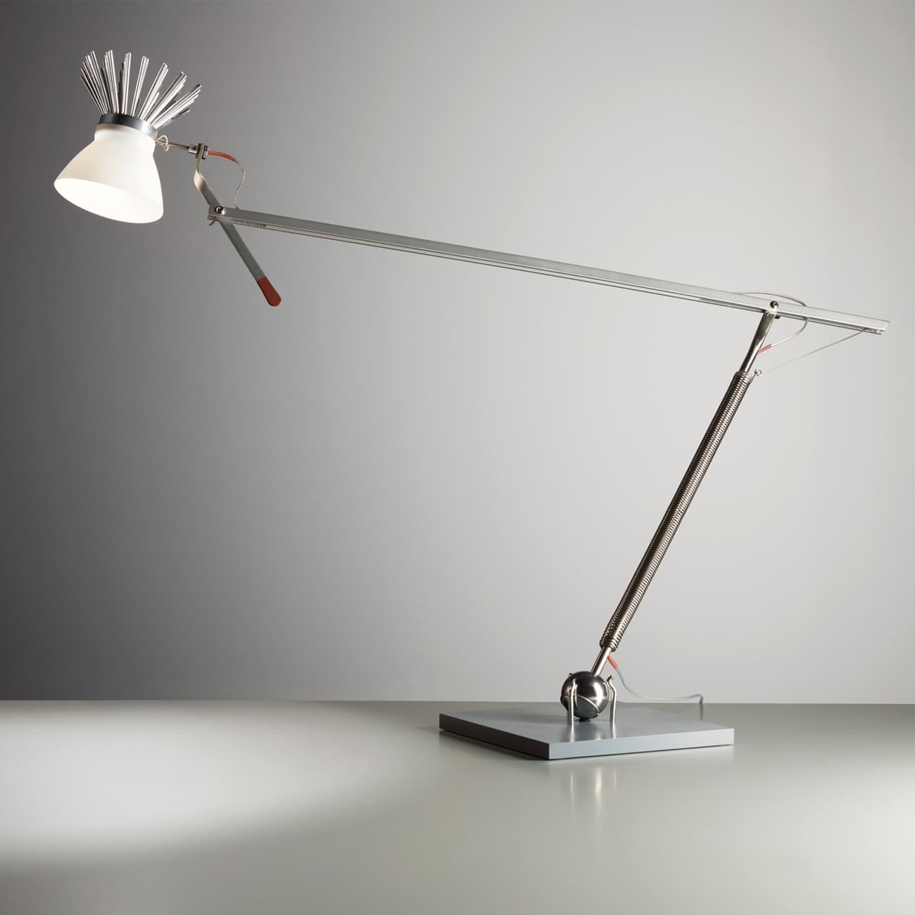 Настольная лампа Ingo Maurer Bastardo