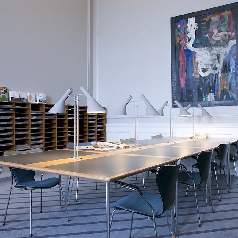 Настольная лампа Louis Poulsen AJ Table Louis Poulsen