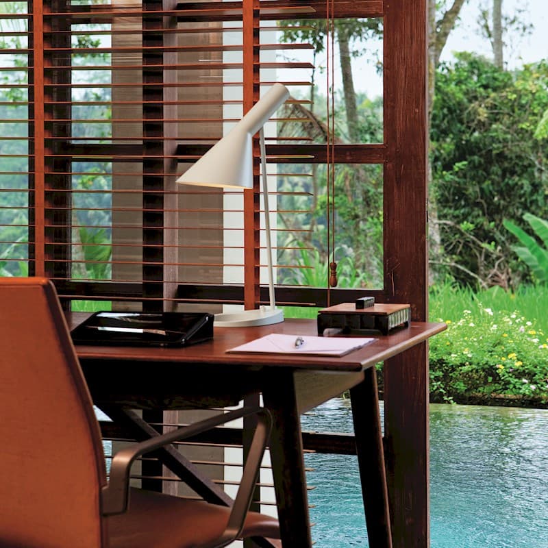 Настольная лампа Louis Poulsen AJ Table Louis Poulsen