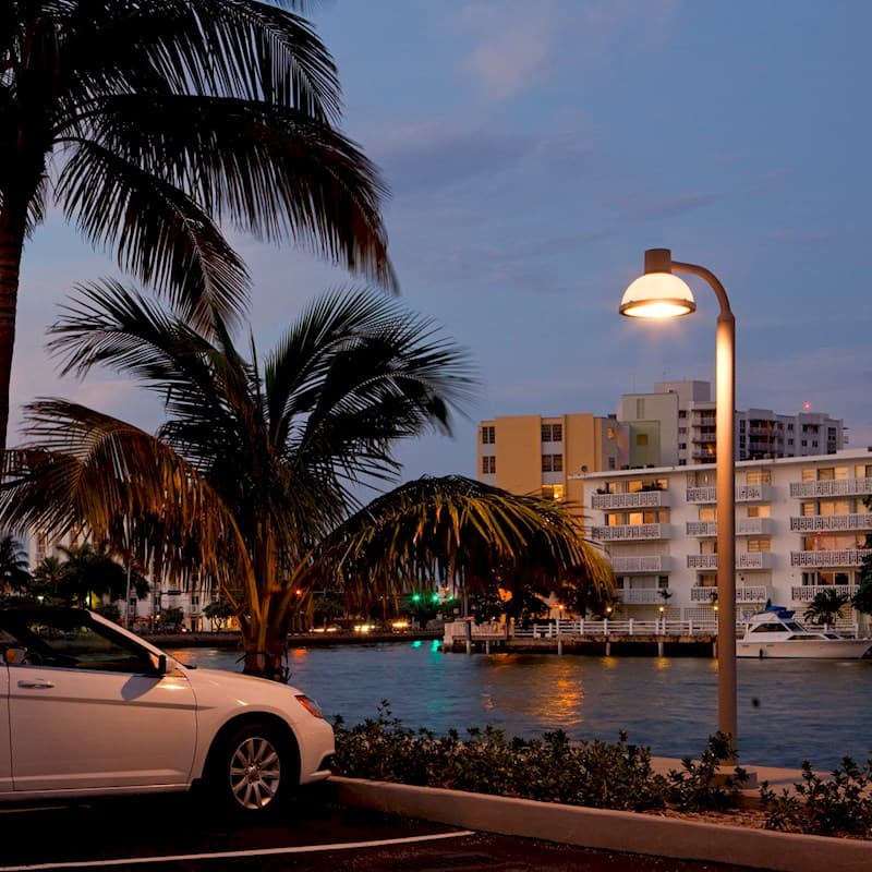 Уличный фонарь Louis Poulsen LP Icon Mini Opal Post Louis Poulsen