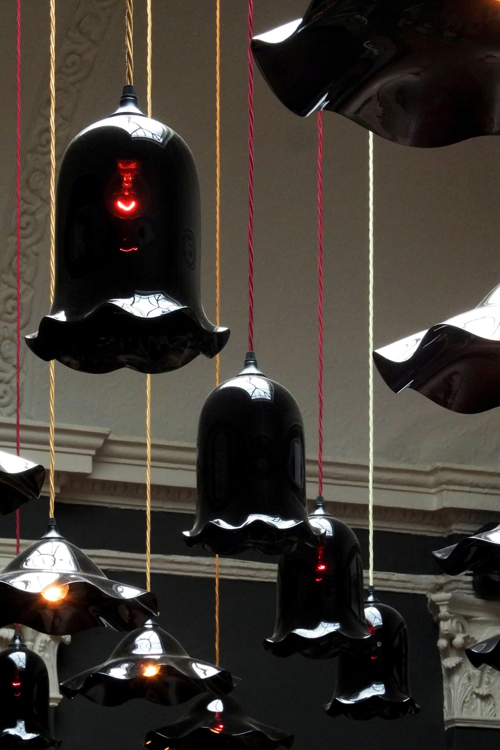 Подвесной светильник Rothschild & Bickers Black Nouveau Bell Rothschild & Bickers