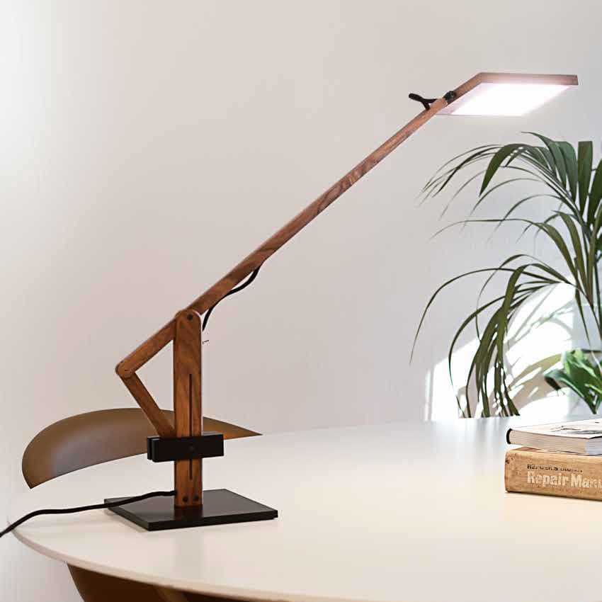 Настольная лампа Leucos (Alt Lucialternative) LEVA EVO T Leucos (Alt Lucialternative)