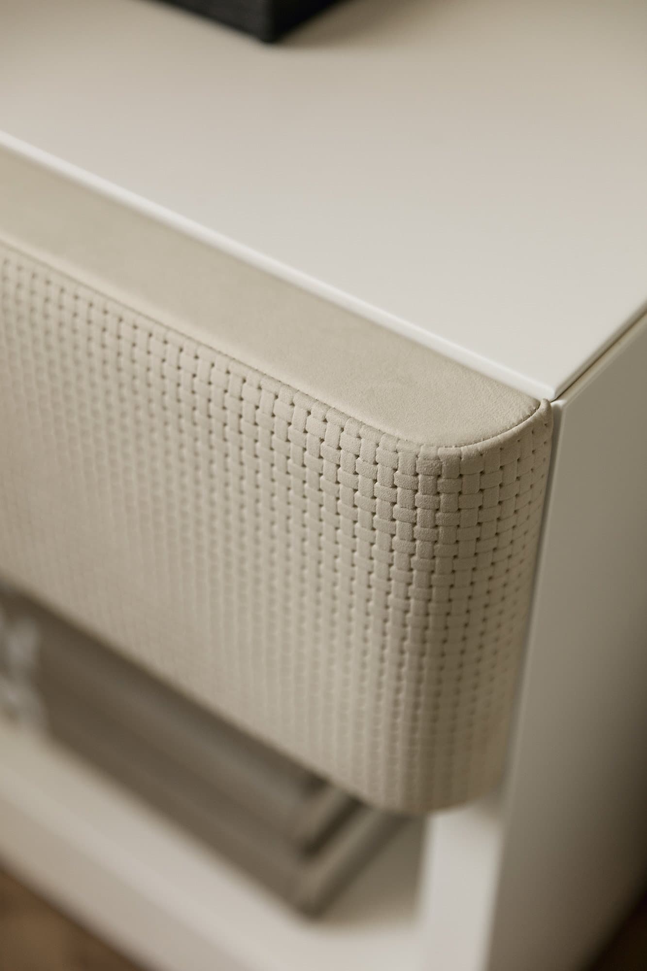 Тумбочка Alberta Jasmine