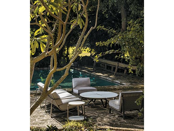 Уличное кресло-шезлонг Holly Hunt MANTA RAY LOUNGE CHAIR