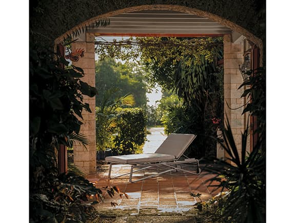 Уличный шезлонг Holly Hunt MORAY SUN LOUNGER