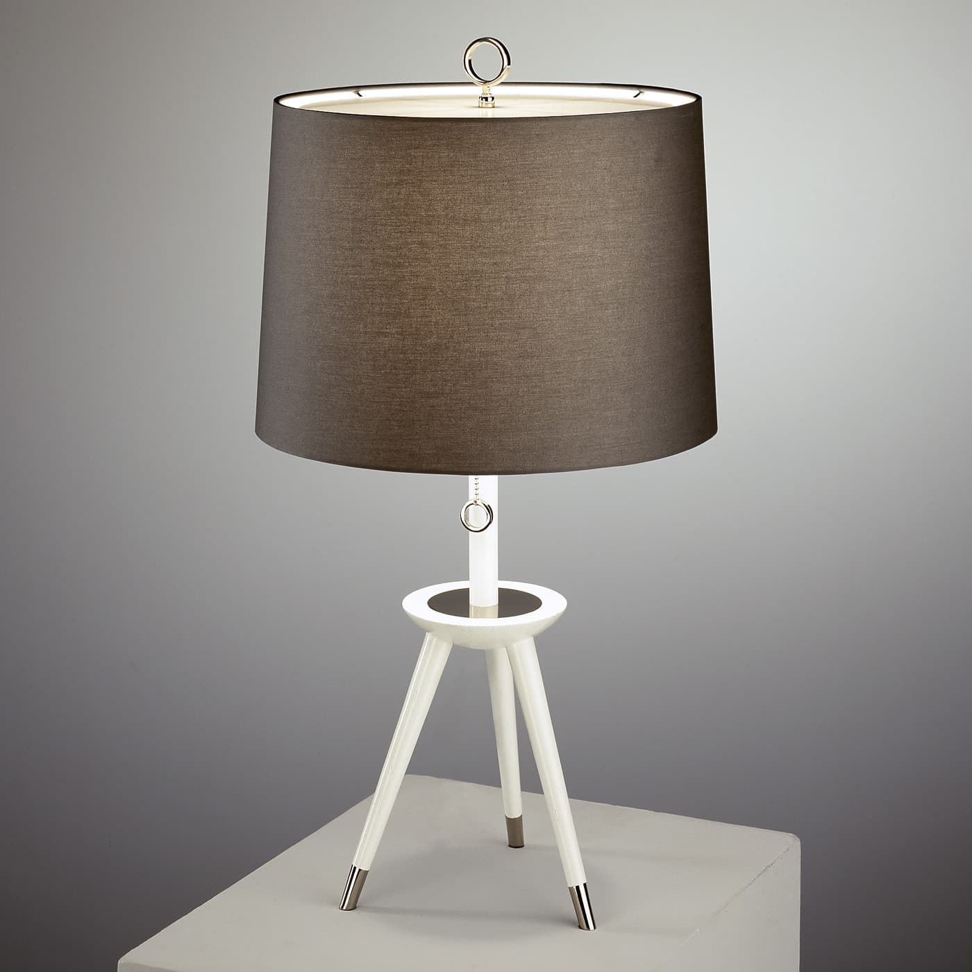 Настольная лампа Jonathan Adler Ventana Tripod Table Lamp Jonathan Adler