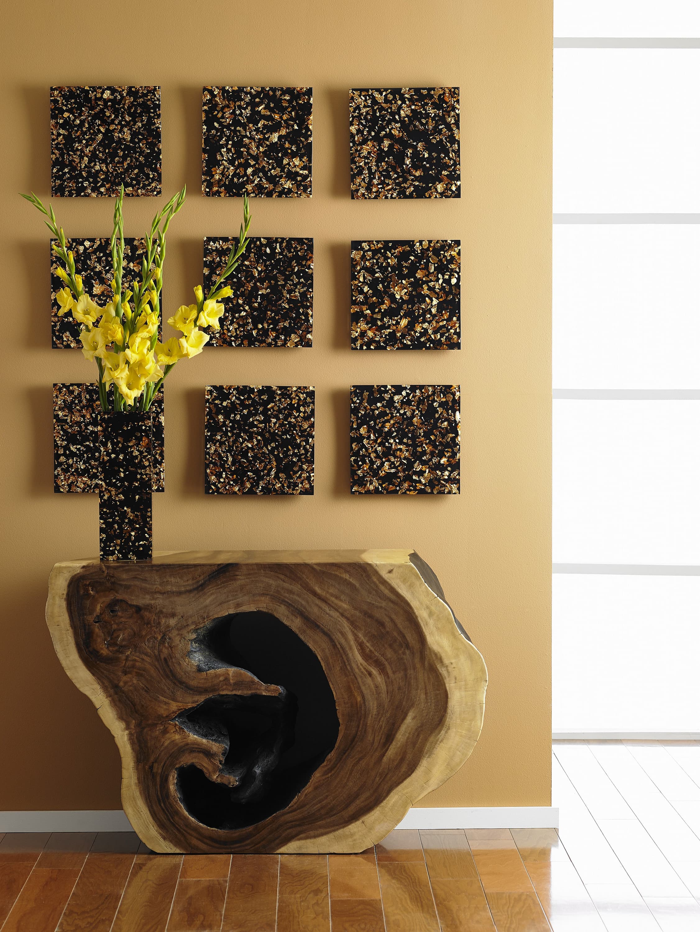 Ваза Phillips Collection Captured Gold Flake Vase, Black, SM