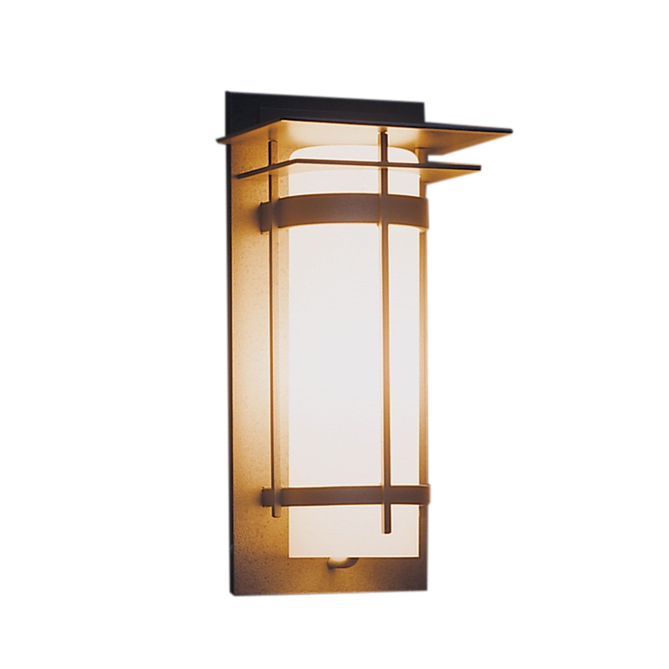 Настенный уличный светильник Hubbardton Forge Banded with Top Plate Small Outdoor Sconce Hubbardton Forge