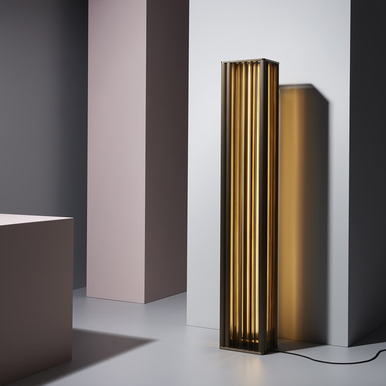 Напольный светильник Venicem NUMA FLOOR