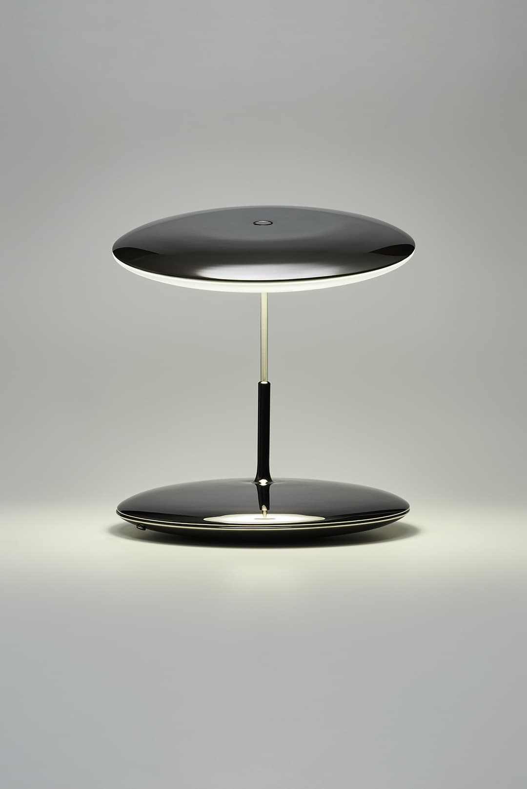 Настольный светильник Charles L447