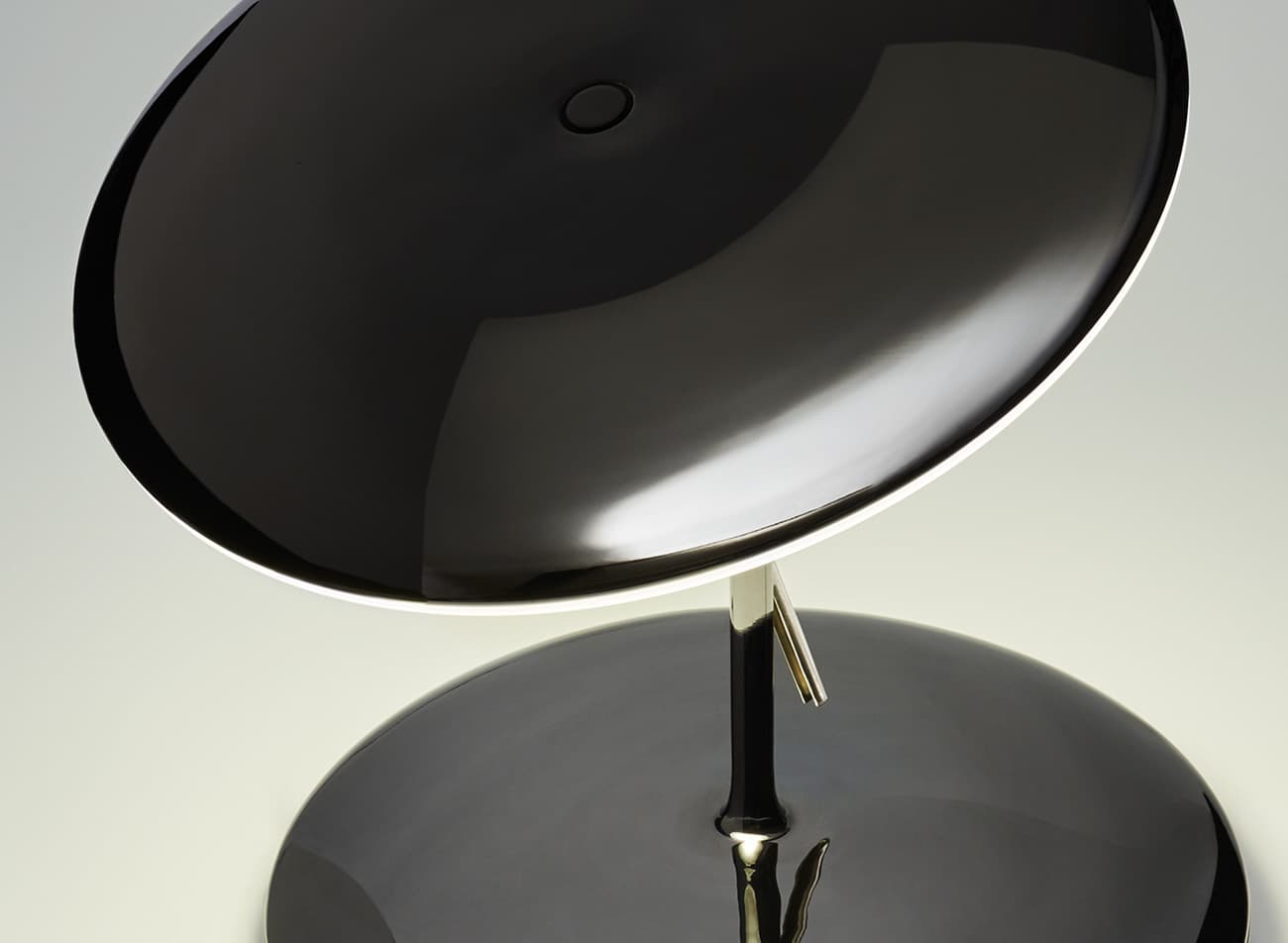 Настольный светильник Charles L447 Charles