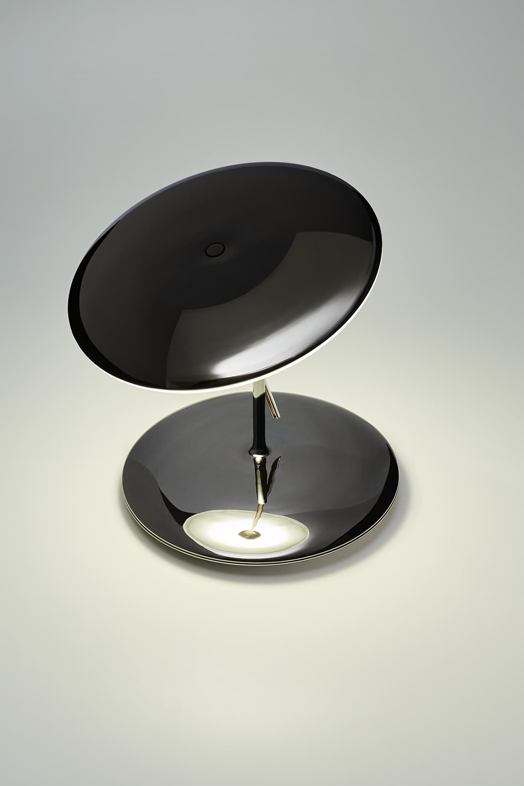 Настольный светильник Charles L447 Charles