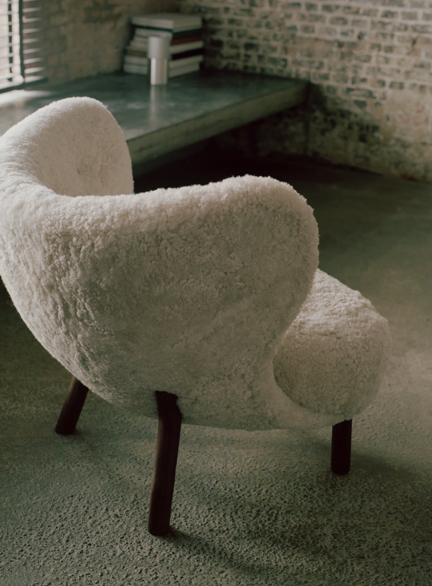 Кресло AndTradition Little Petra VB1