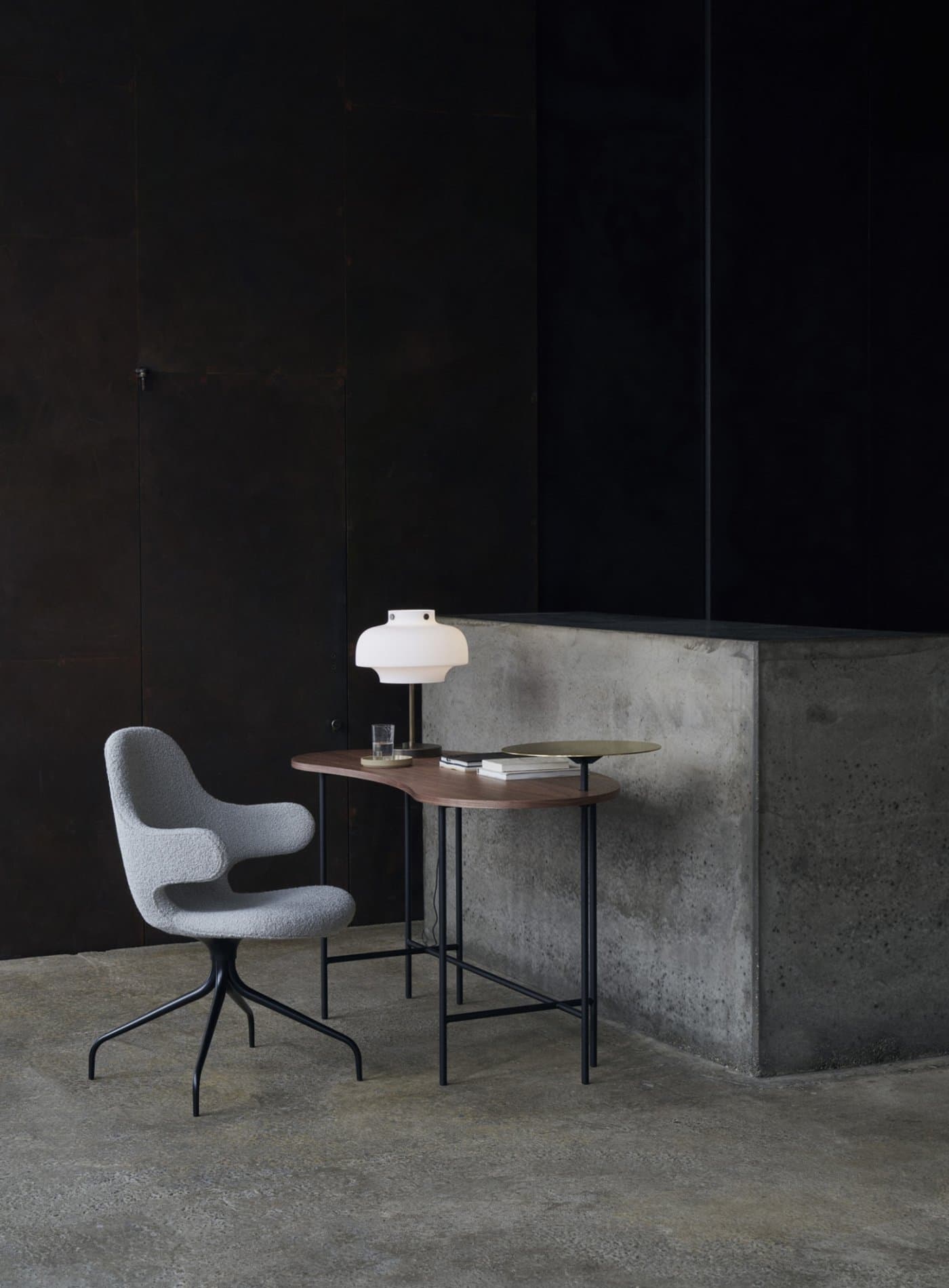 Письменный стол AndTradition Palette JH9