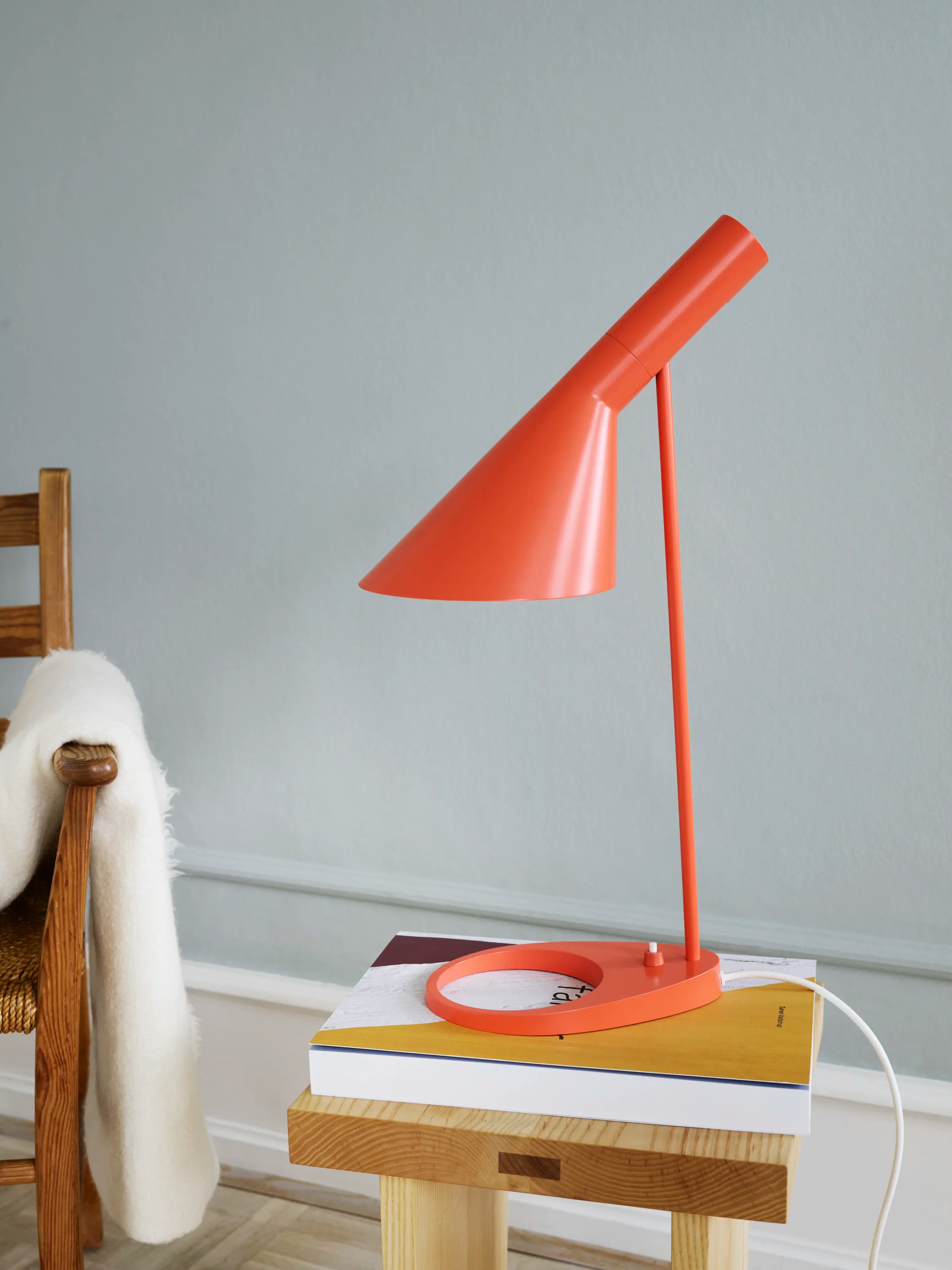 Louis Poulsen AJ Table Lamp Electric orange — фото 3