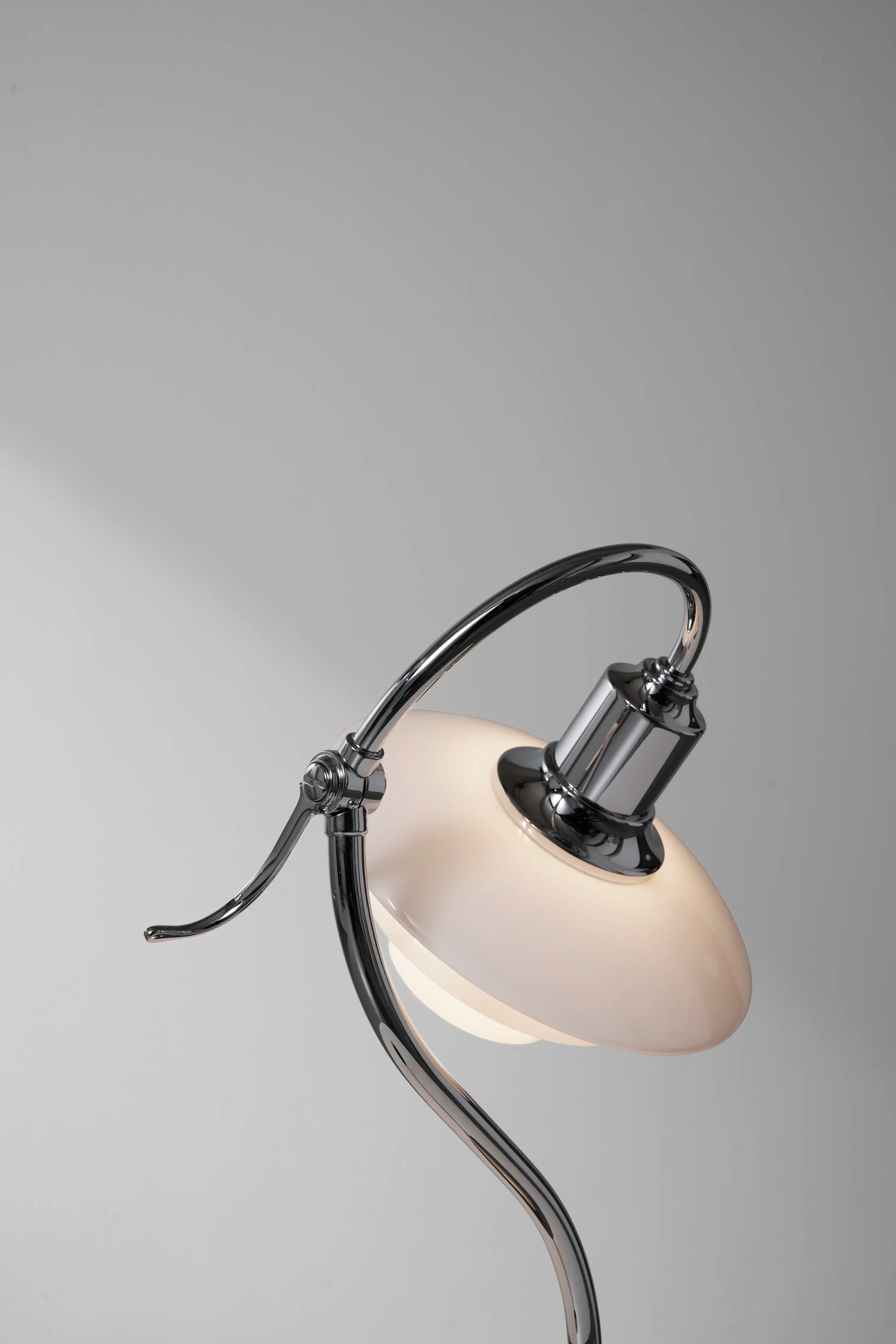 Louis Poulsen PH 2/2 Question Mark Chrome Table Lamp Chrome plated/glossy opal glass — фото 6