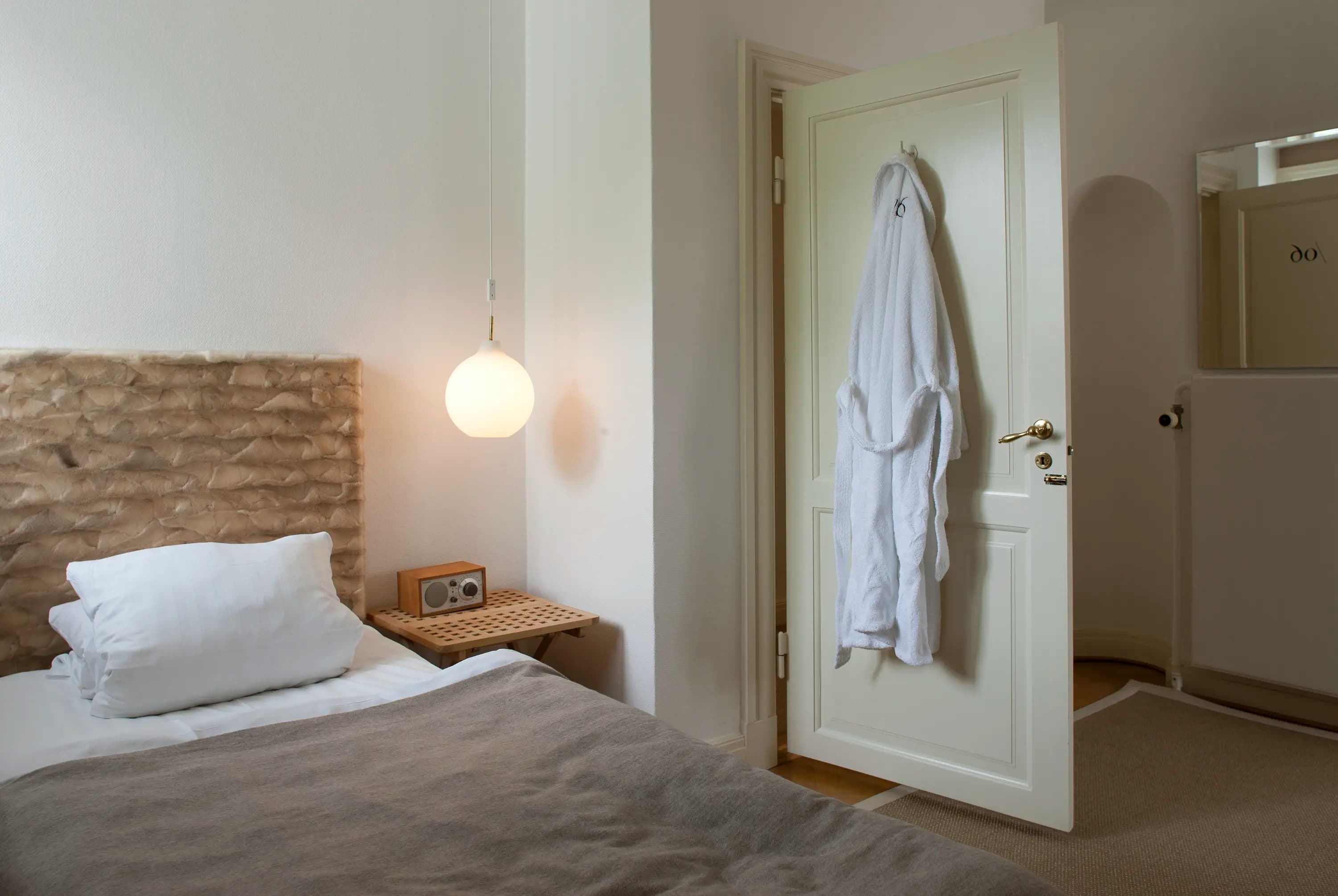 Louis Poulsen Wohlert Pendant White opal glass Ø 350 — фото 4