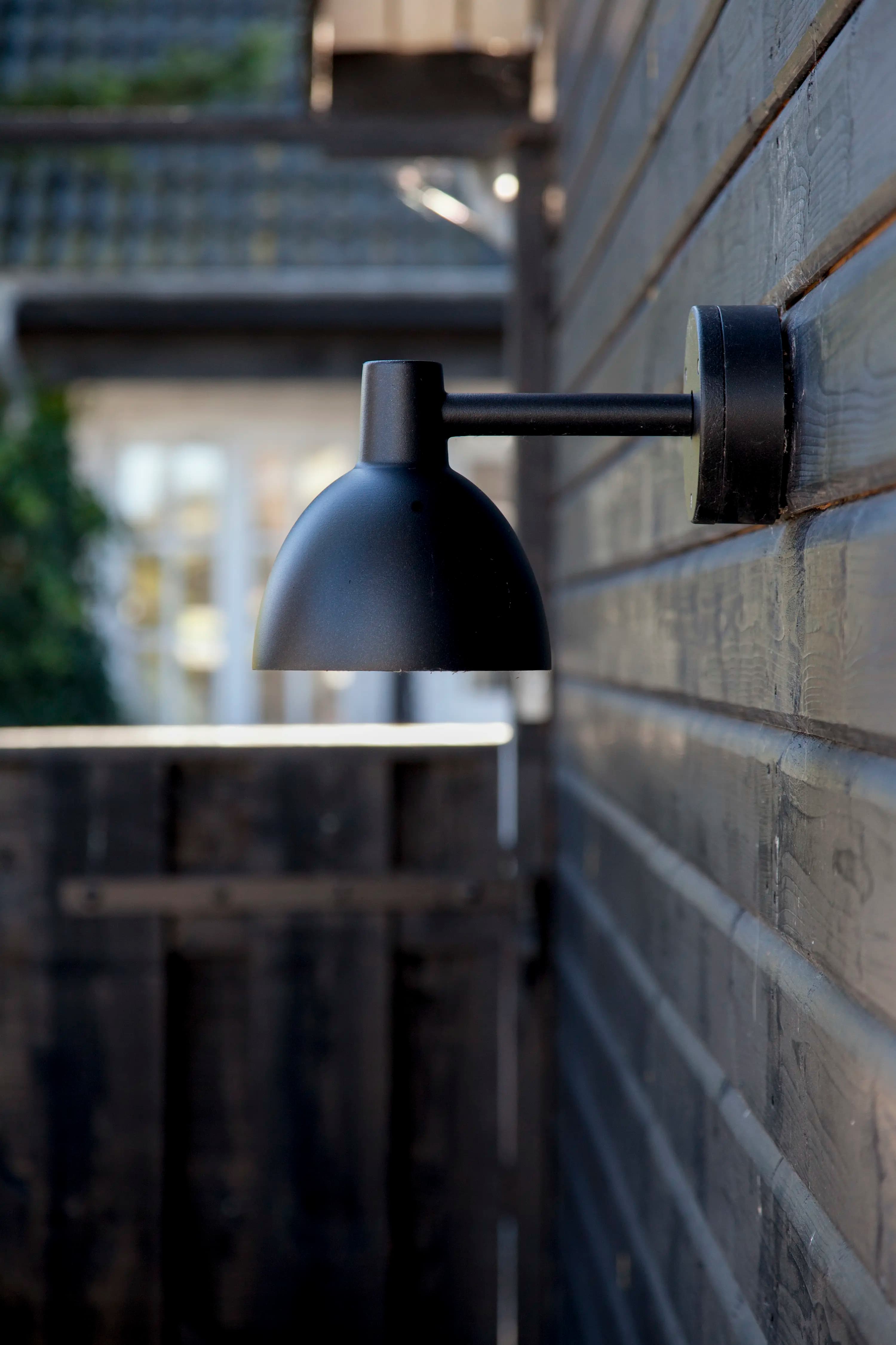 Louis Poulsen Toldbod 155 Outdoor Wall Lamp Black texture — фото 2
