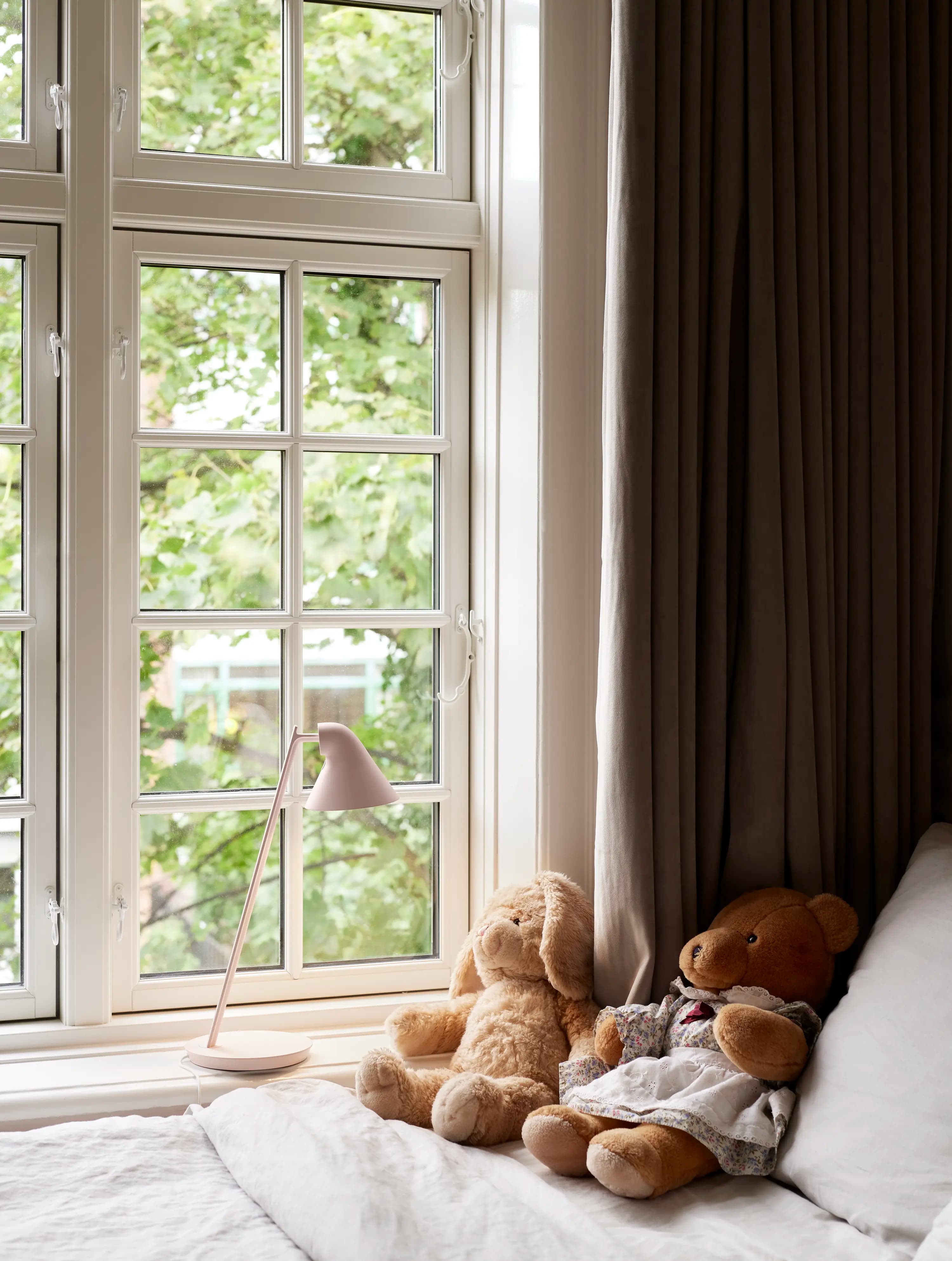 Louis Poulsen NJP Mini Table Lamp Black — фото 4