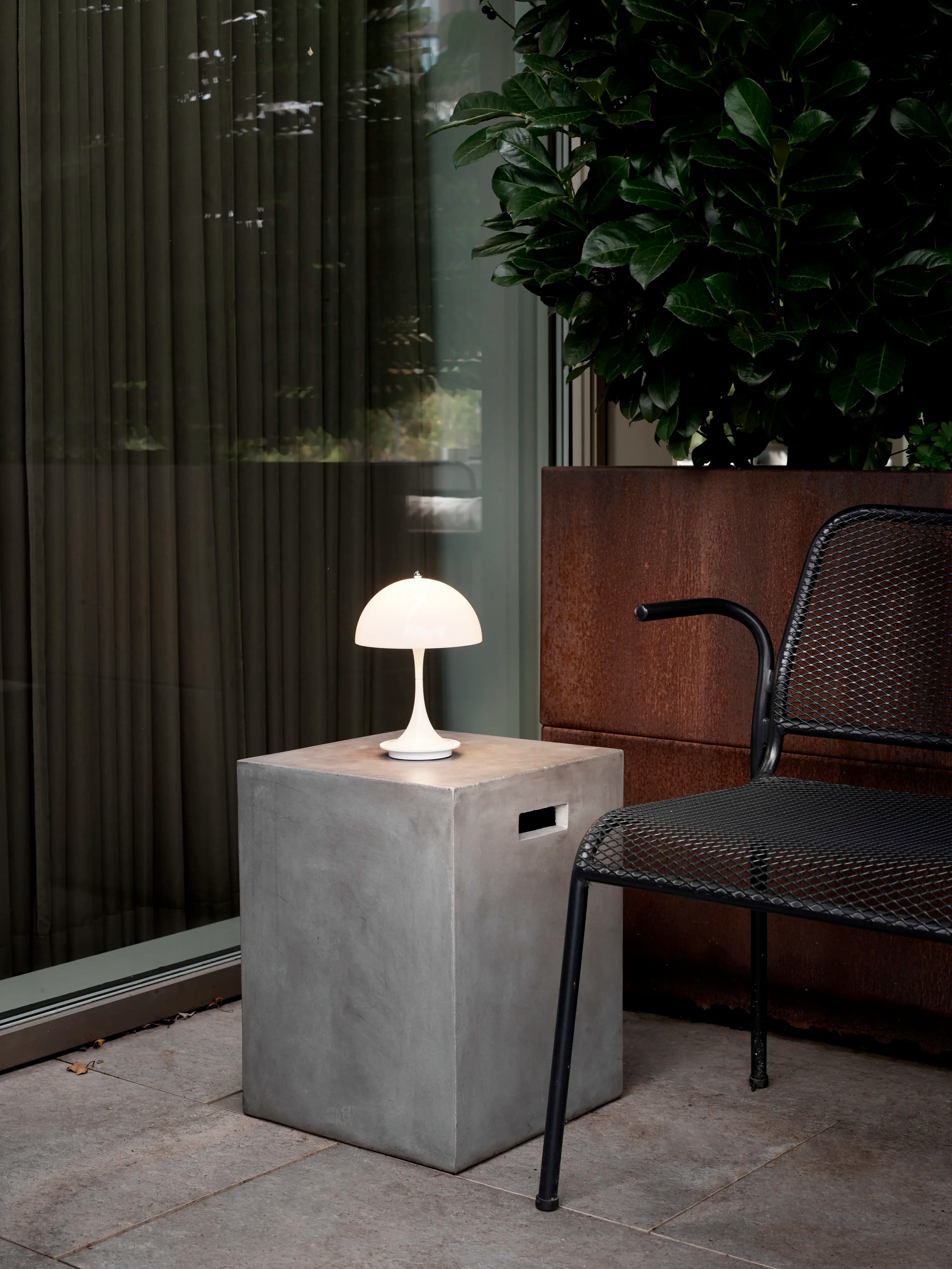 Louis Poulsen Panthella 160 Portable Lamp Opal white — фото 7