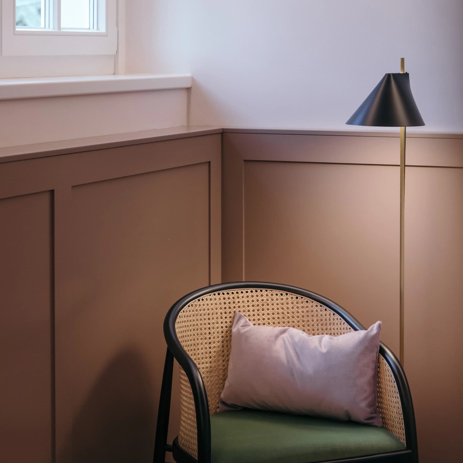 Louis Poulsen Yuh Floor Lamp Brass/white — фото 8