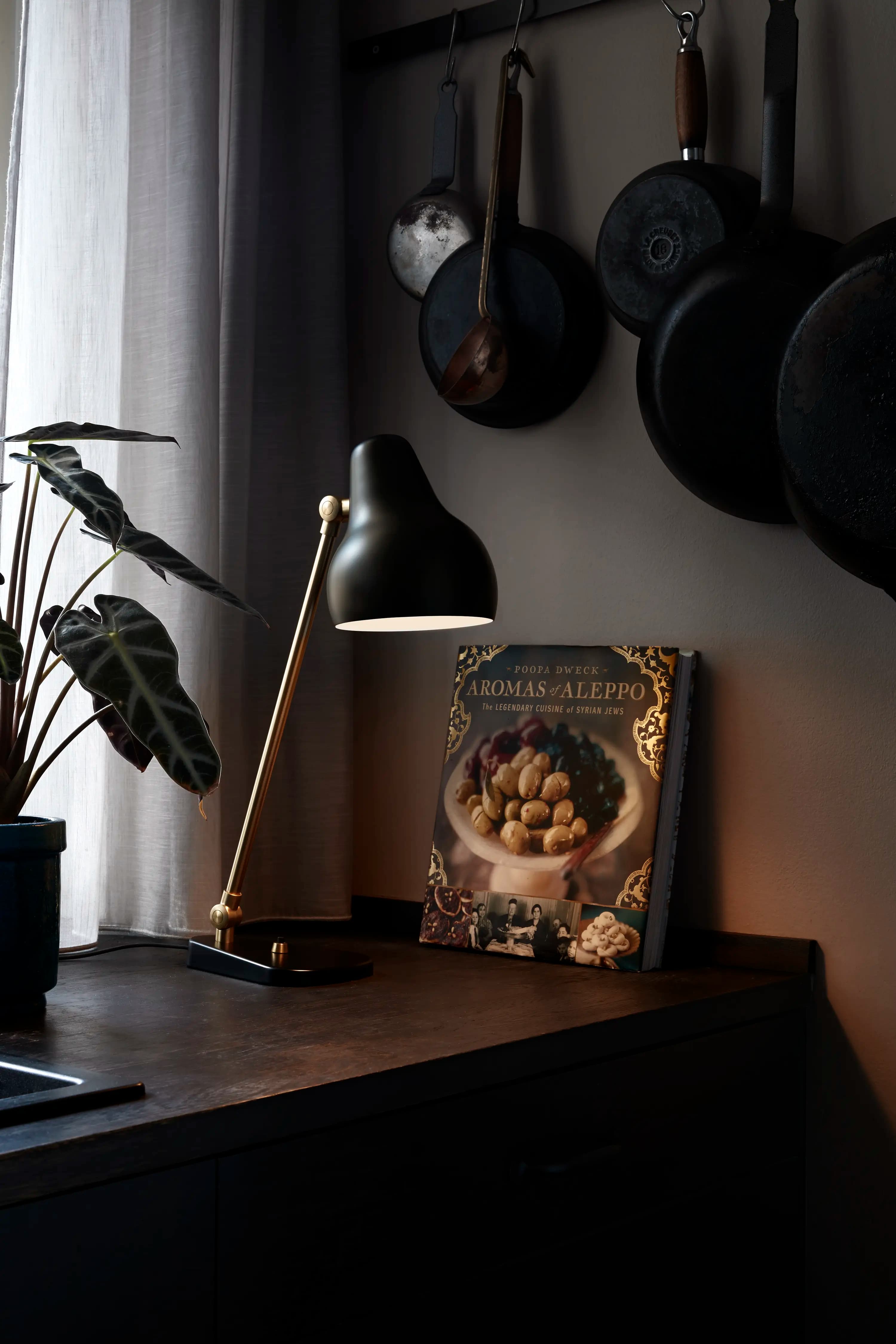 Louis Poulsen VL 38 Table Lamp Black — фото 3