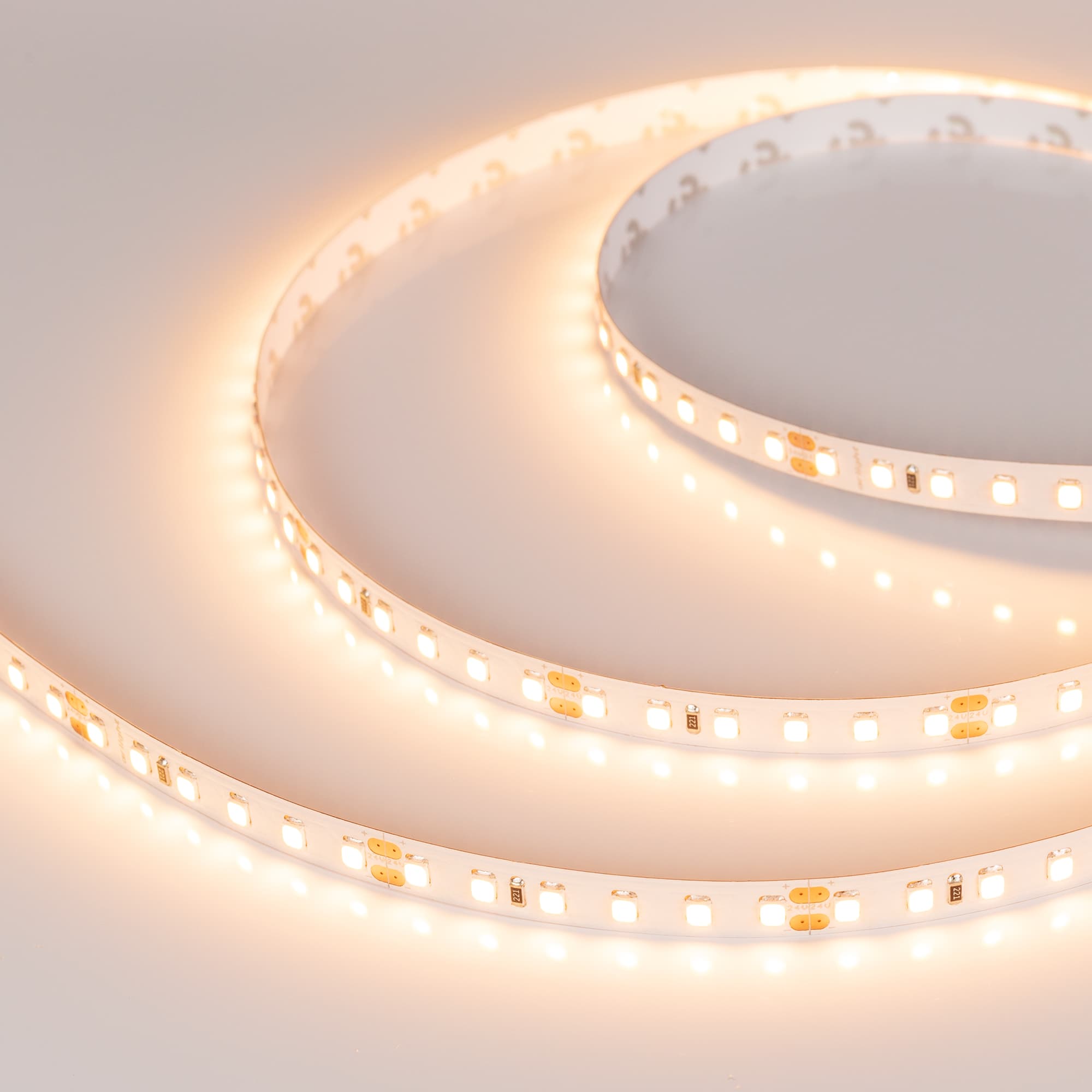 Светодиодная лента RT-A120-8mm 24V Warm2700 (9.6 W/m, IP20, 2835, 50m) (Arlight, Открытый) 024572(2) — фото 1