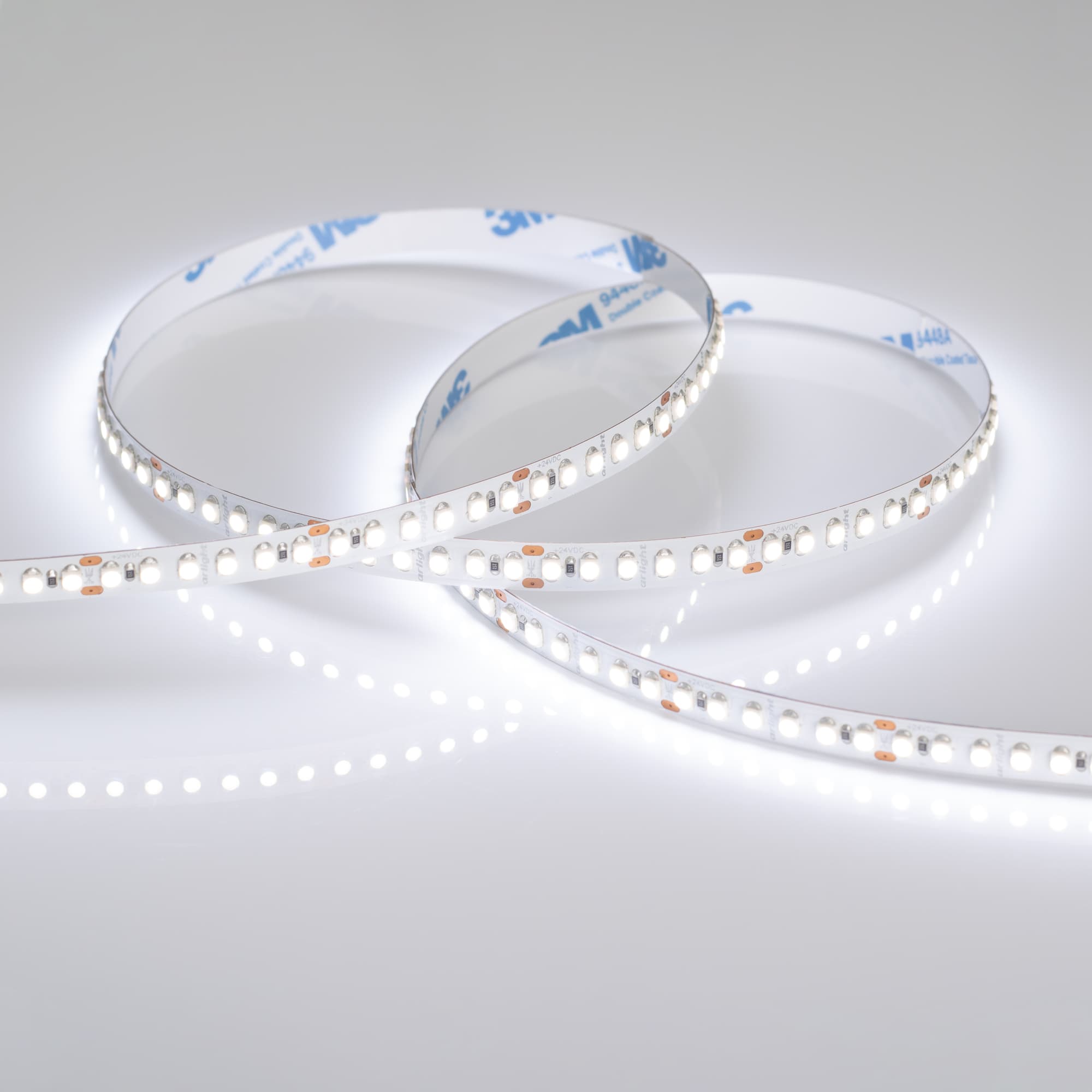 Светодиодная лента RT6-3528-180 24V White6000 3x (900 LED) (Arlight, 14.4 Вт/м, IP20) 017429 — фото 3