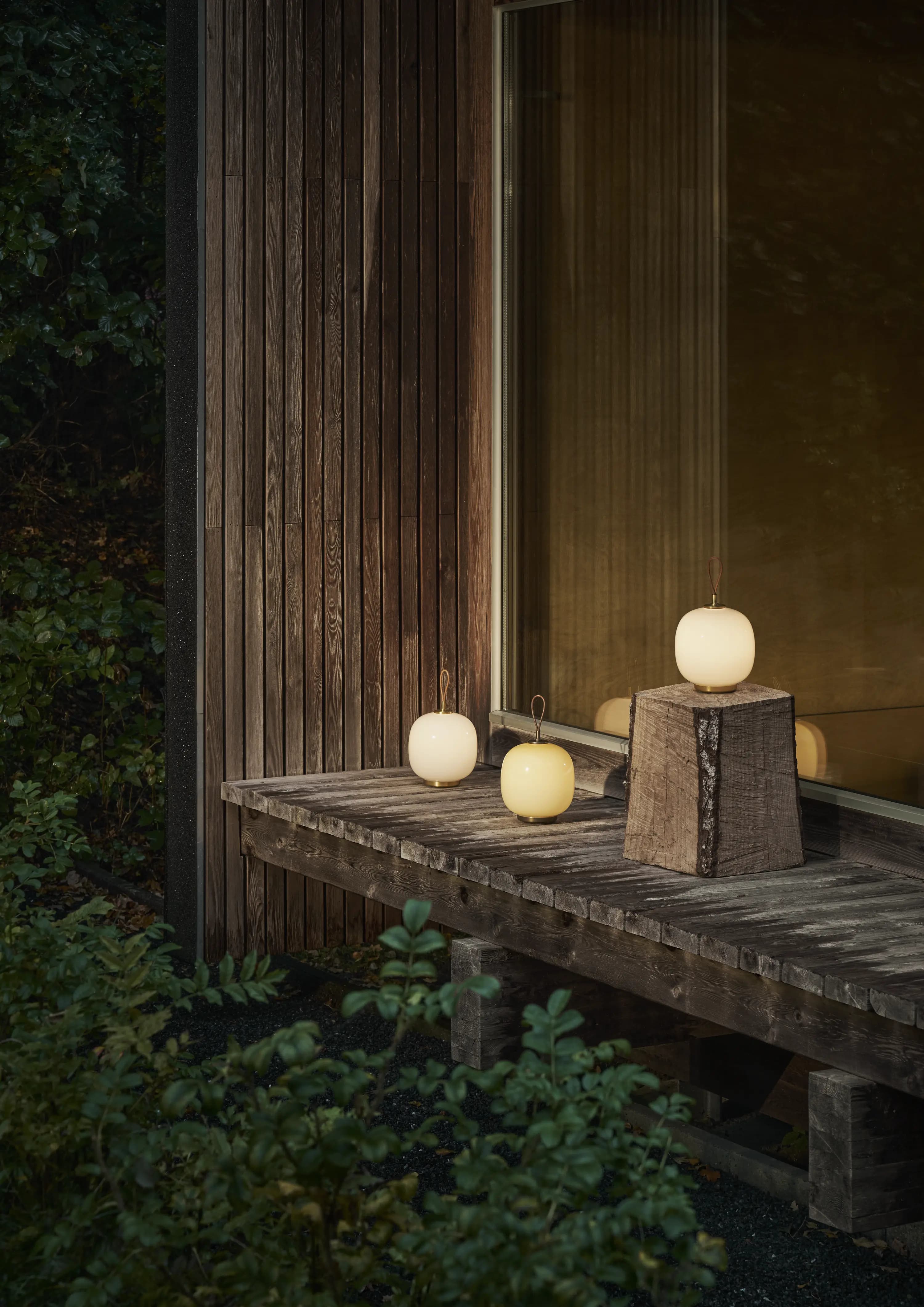 Louis Poulsen VL 45 Radiohus Portable Lamp Brass/glossy pale yellow glass — фото 6