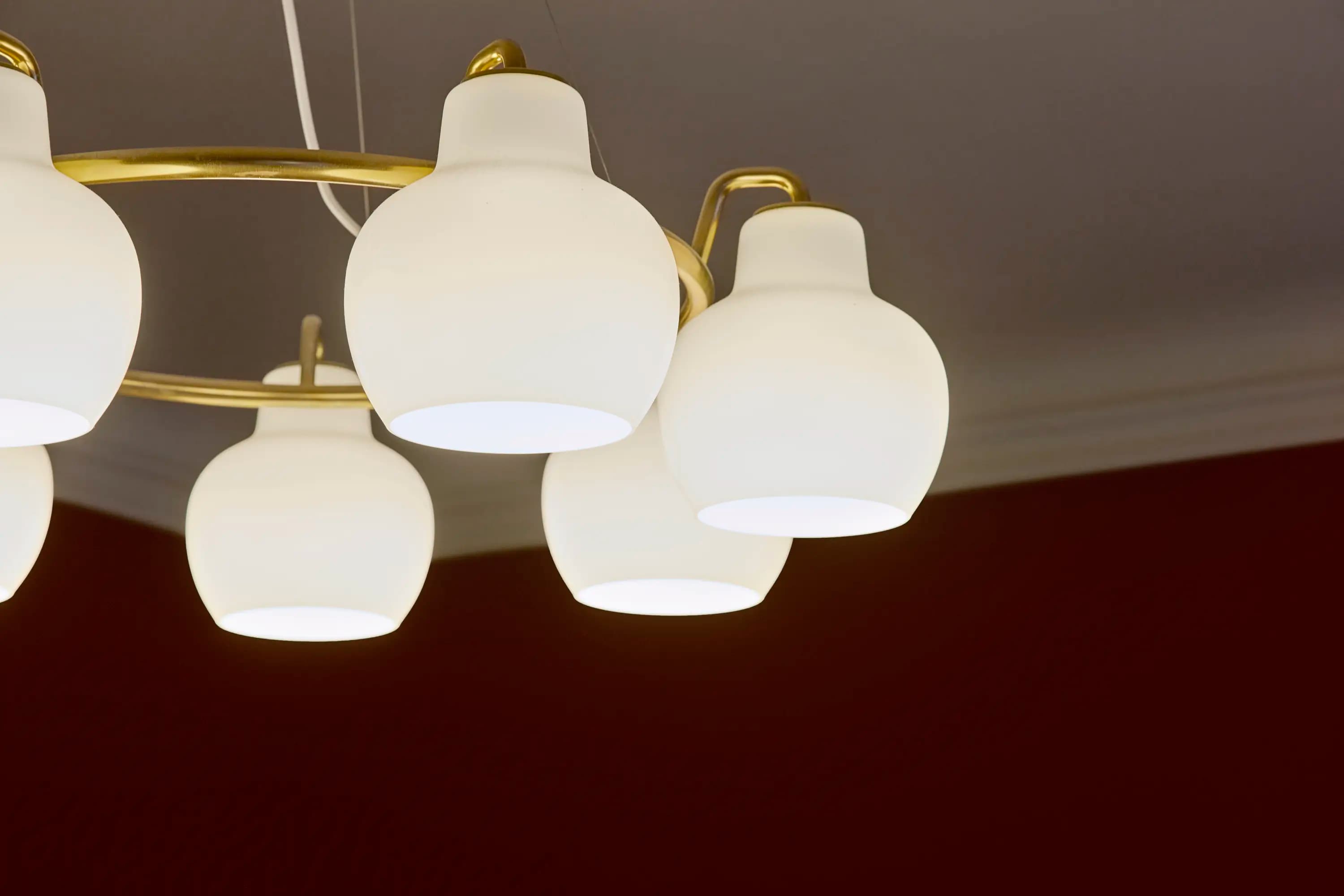 Louis Poulsen VL Ring Crown 3-5-7 Pendant Brass/opal glass 7 — фото 4