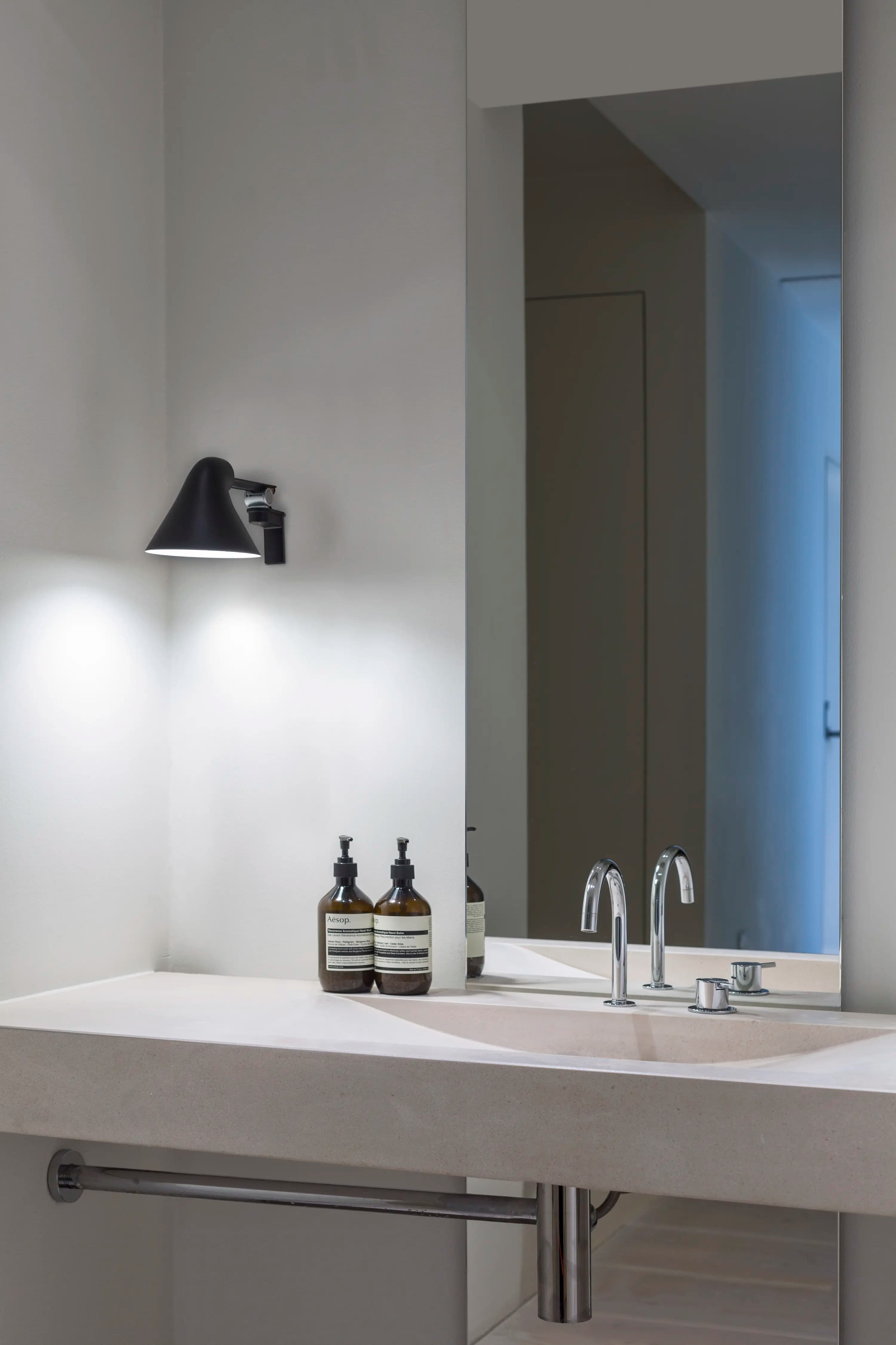 Louis Poulsen NJP Wall Lamp Light aluminium grey — фото 3