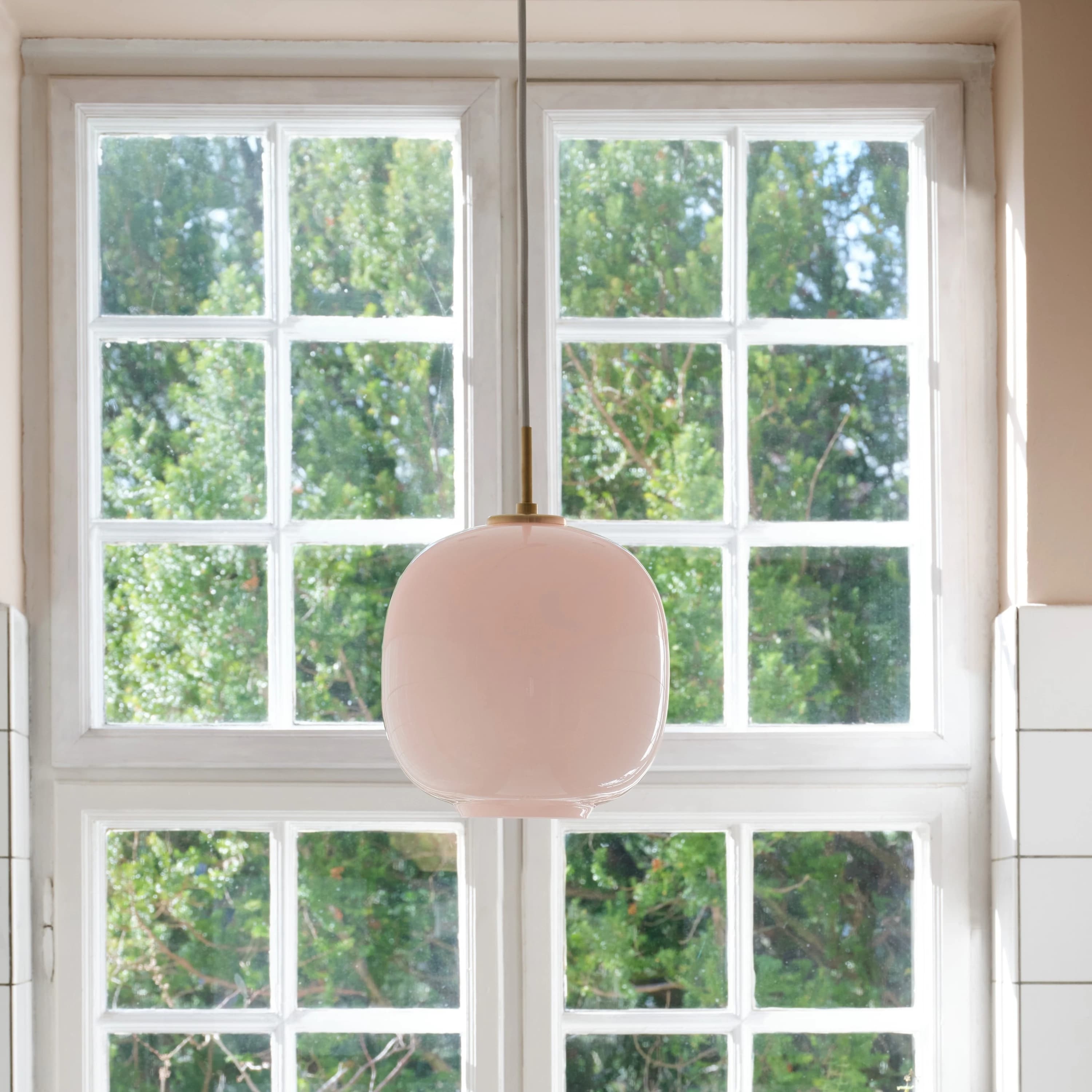 Louis Poulsen VL 45 Radiohus Pendant Brass/glossy pale rose glass Ø 175 — фото 4